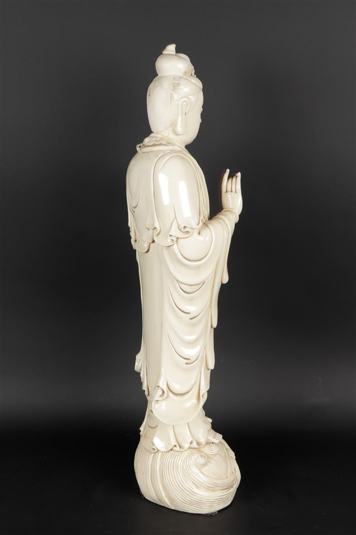 A porcelain Blanc de Chine Guan-Yin. China, 20th century - Image 9 of 10