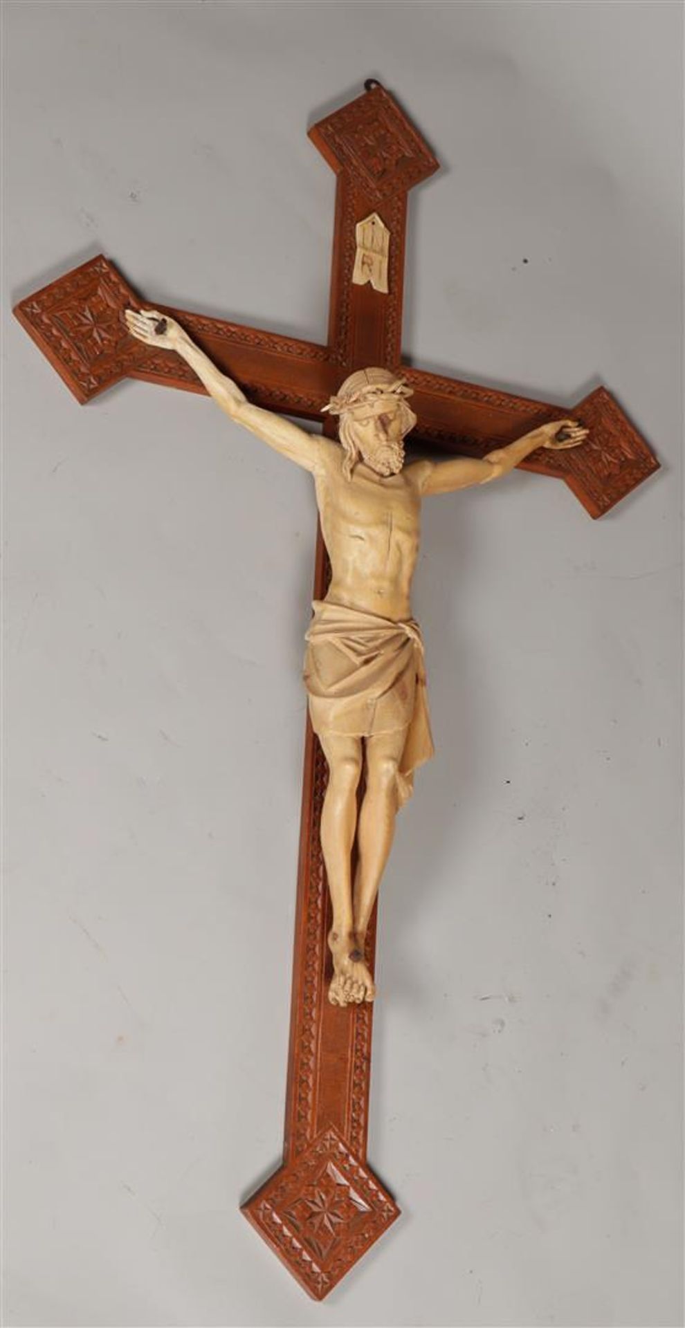 A large wooden crucifix. First half 20th century.