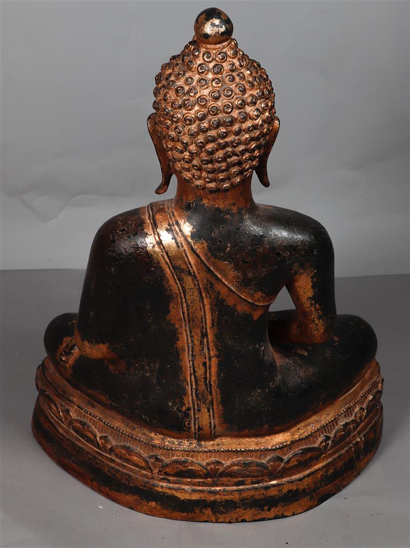 A very large bronze Buddha with partly traces of gilding. Tibet, 19th century. - Image 4 of 5