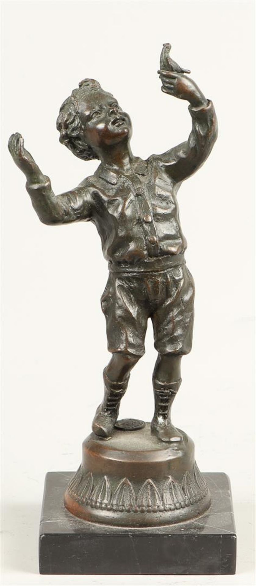 One lot consisted of (3) bronze statues with the theme of children. 2nd half of the 20th century. - Image 5 of 5