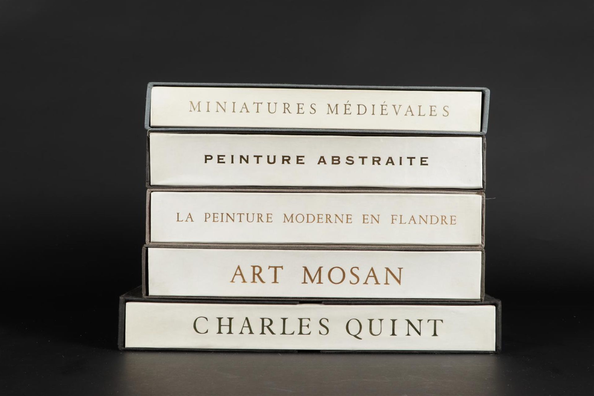 A lot of various books published on behalf of Banque de Paris et des Pays-Bas including Art Mason.