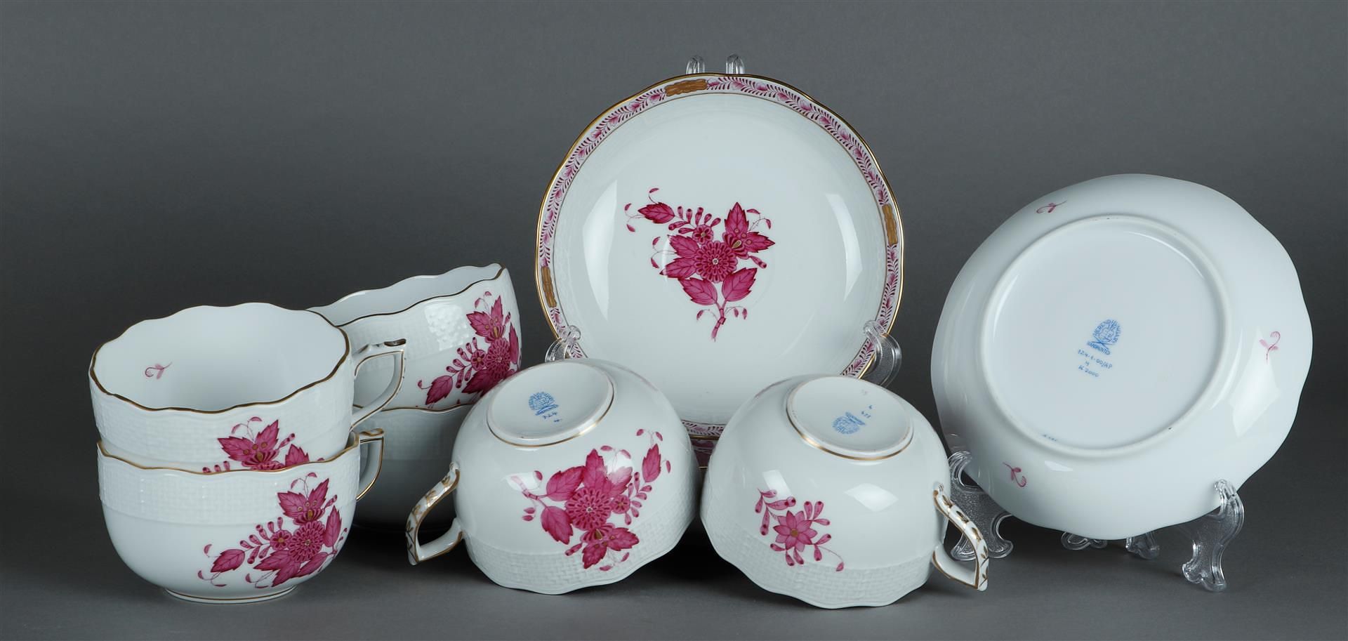 A set of 5 + 6 porcelain tea cups and saucers with apponyi purple decor. Herend, Hungary.
