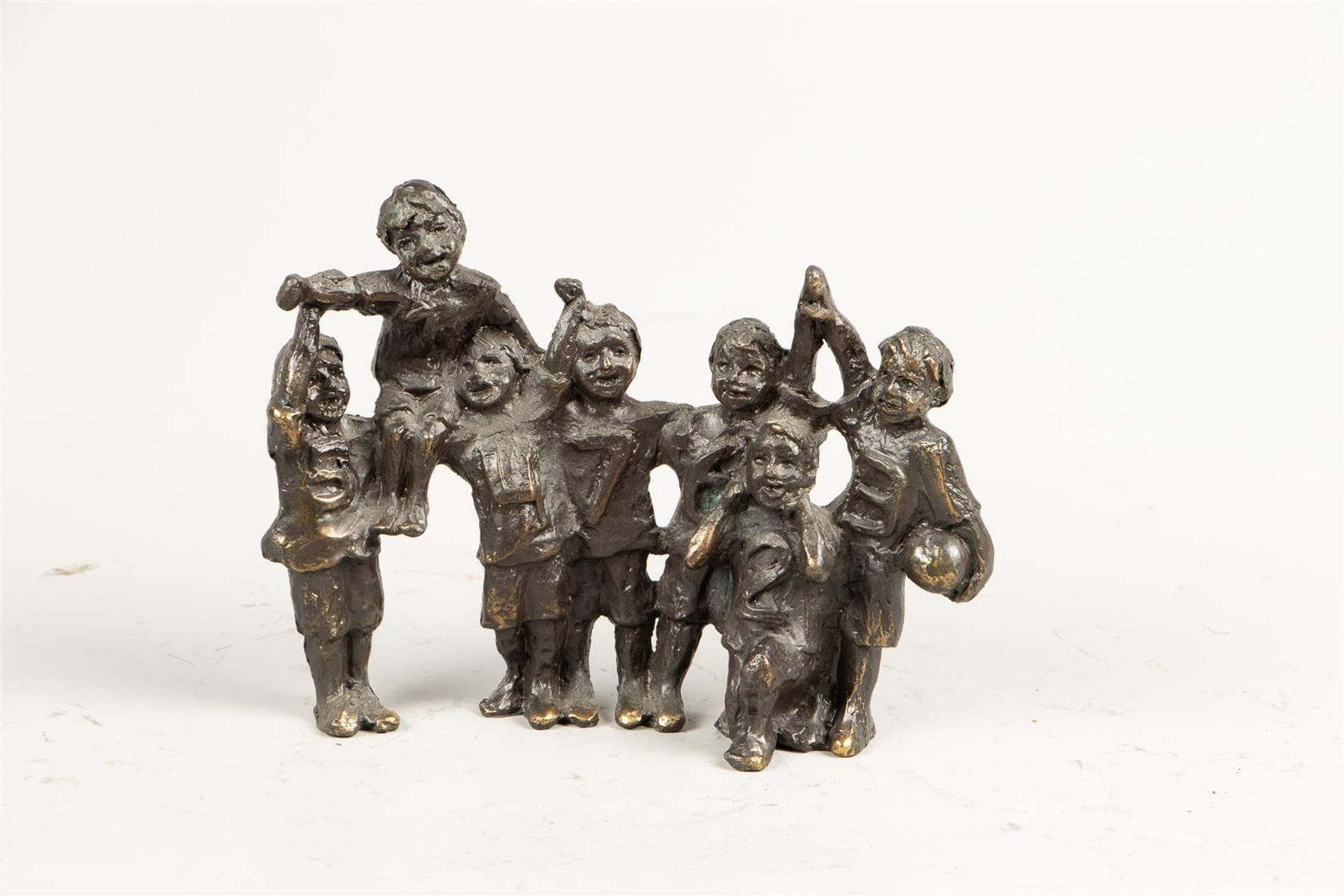 One lot consisted of (3) bronze statues with the theme of children. 2nd half of the 20th century. - Image 4 of 5