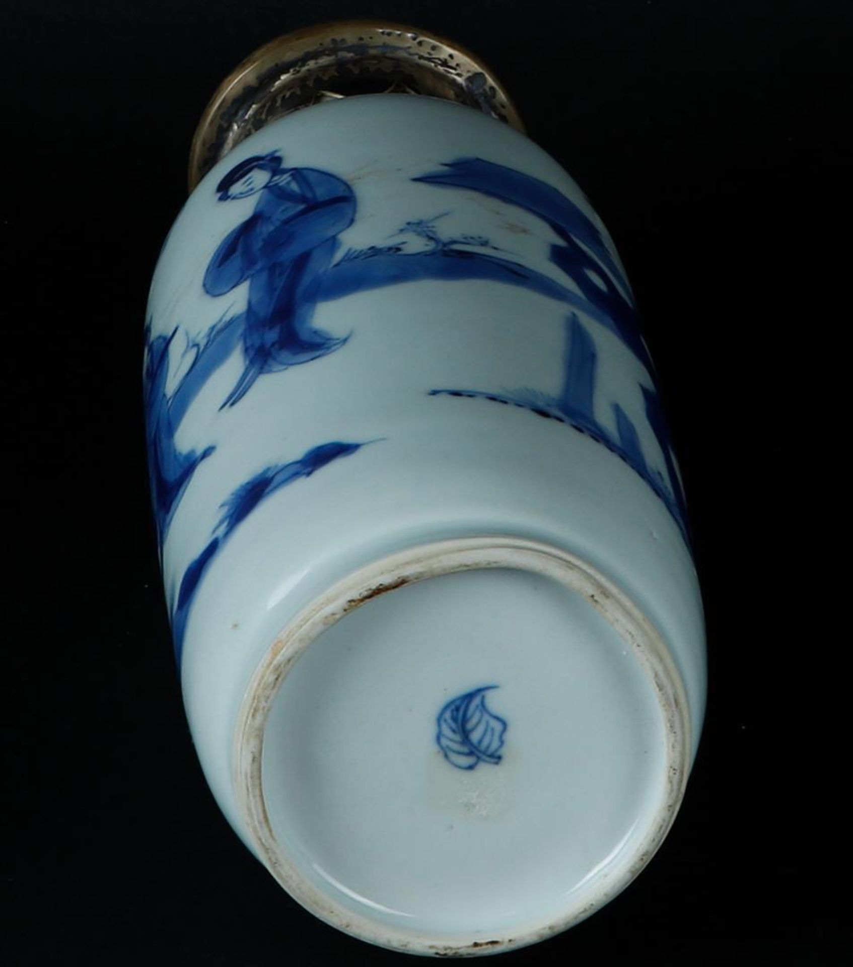 A porcelain vase model trolley with three frames in landscape. The underside with artemisia leaf mar - Image 3 of 4