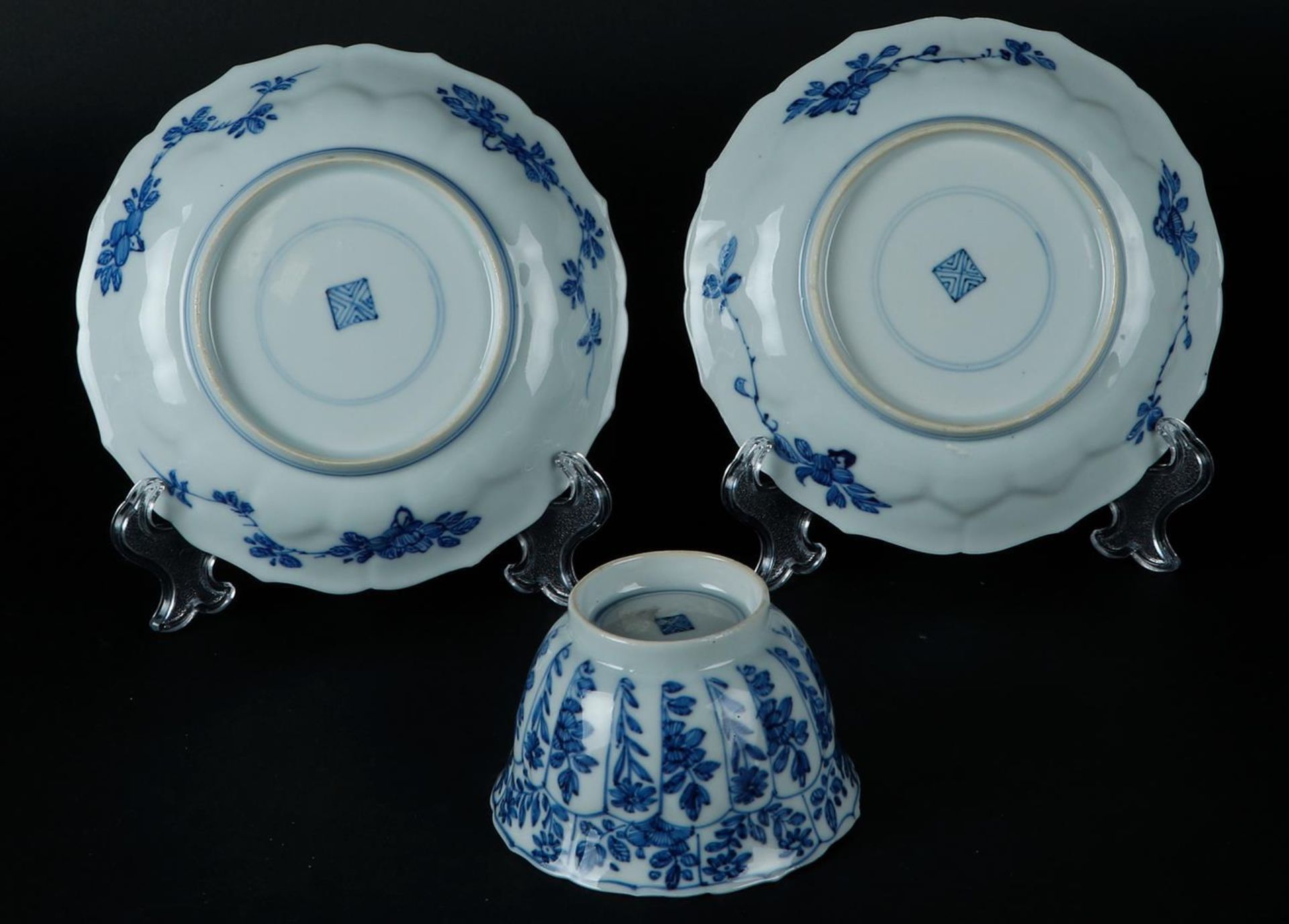 Two porcelain plates and bowl with lotus leaf shaped outer beds in relief with floral decor, center  - Image 2 of 2