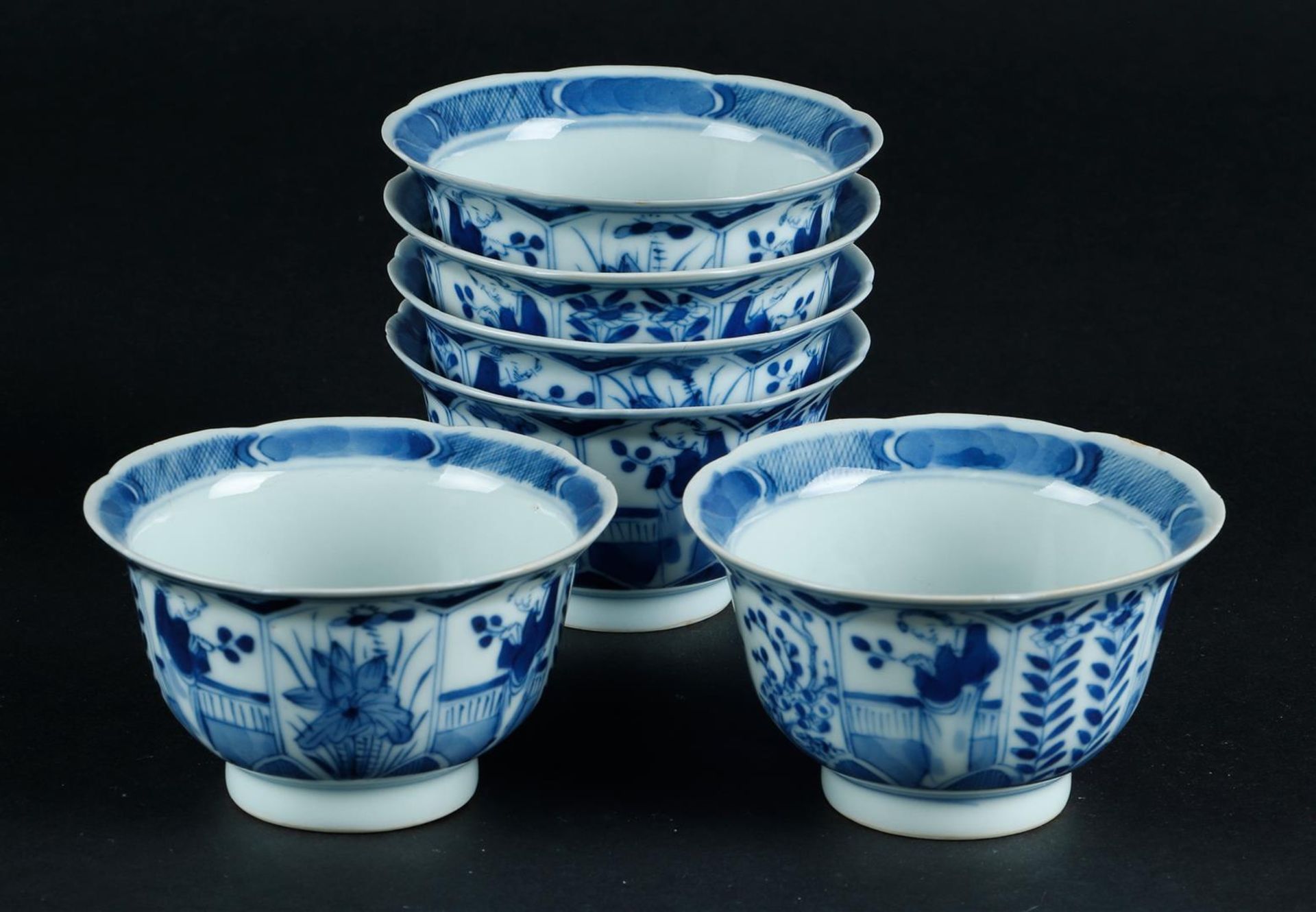 6x porcelain cups, molding decor. China, 19th century. And a beaker vase with lilac decor. China, 19 - Image 3 of 5