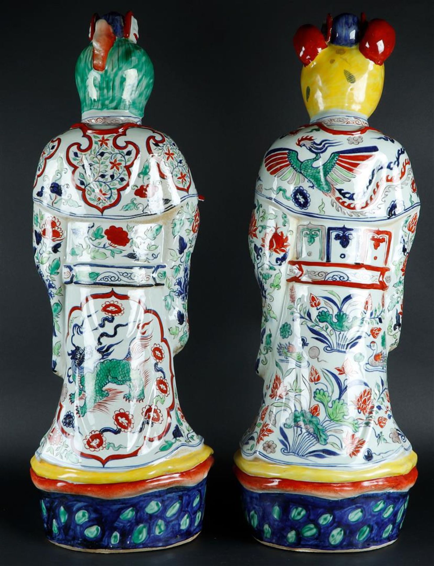 A set of two porcelain wucai zodiac figures. China, late 20th century. - Image 2 of 2