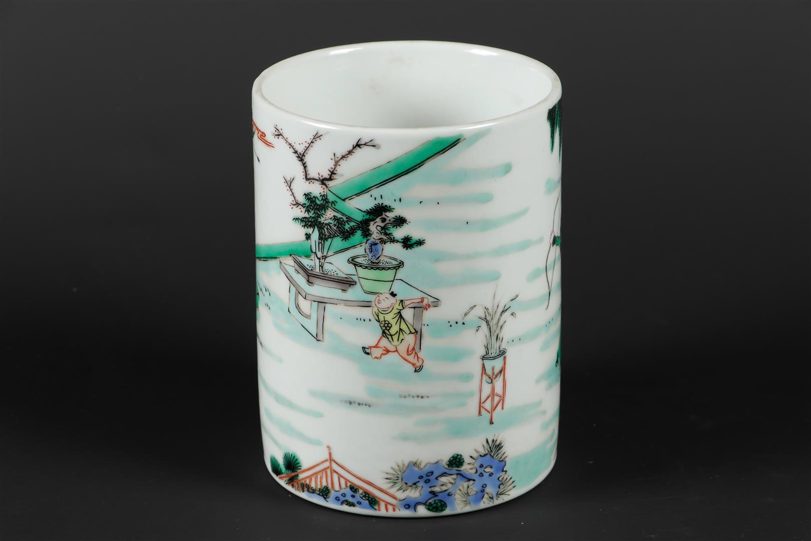 A porcelain brush pot with Famille Verte decor with various playing figures, marked with artemisia l - Image 3 of 5