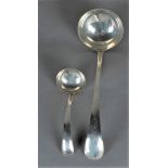 A lot consisting of a silver soup spoon and sauce spoon, 1st amount. 200 grams.