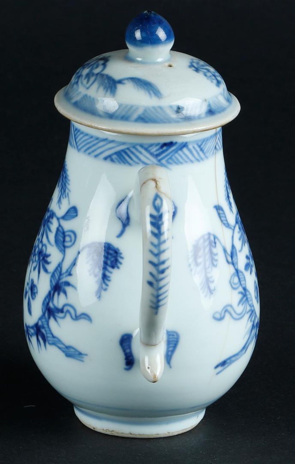 A porcelain milk jug with weeping willow (willow) decor. China, Qianlong. - Image 4 of 6
