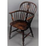 A Windsor chair, type Low Nothinghamshire bow back, ca. 1900.