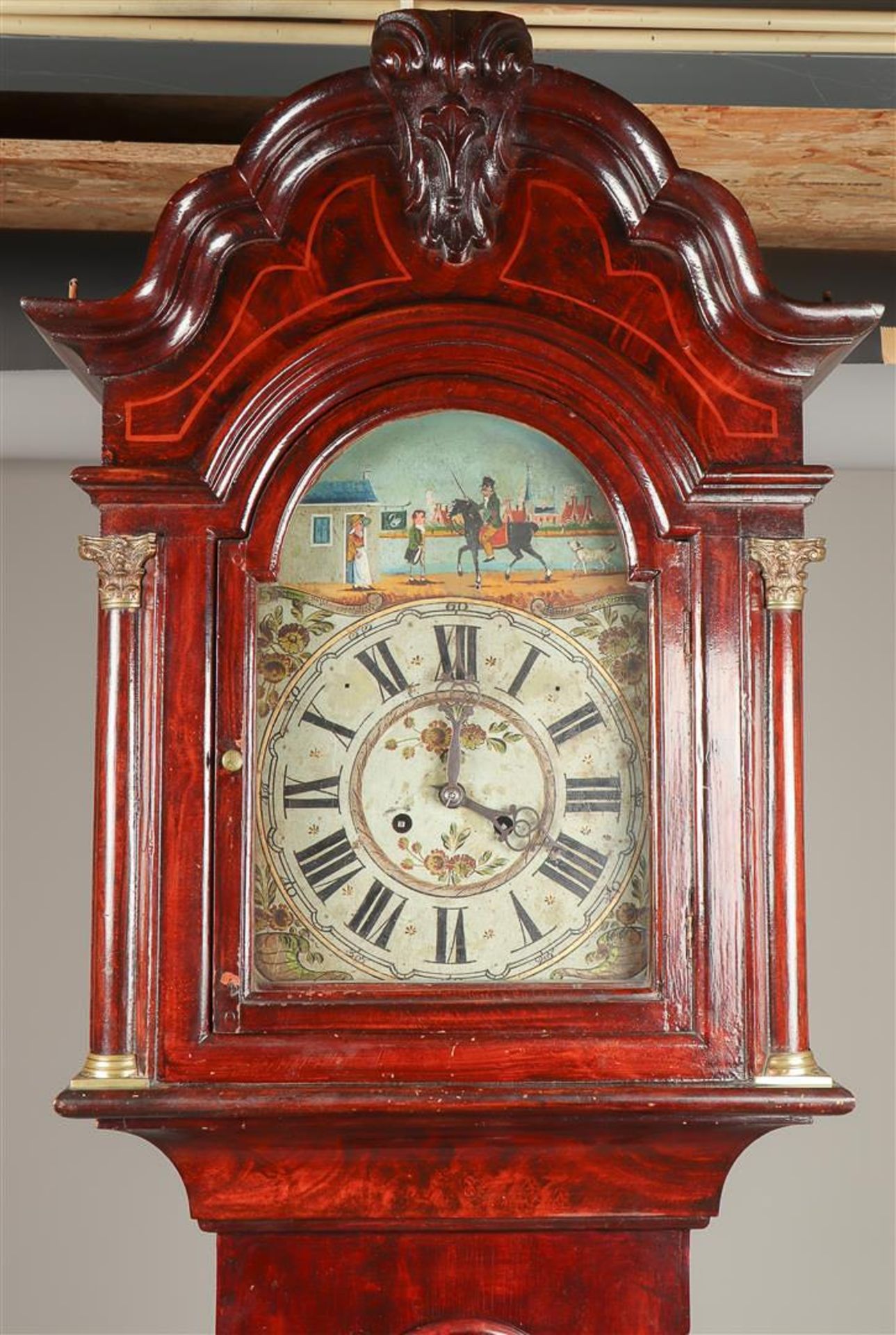 A "Frisian" longcase watch, ca. 1860. The case painted with wood structure (wooden). Two fama statue - Image 2 of 3