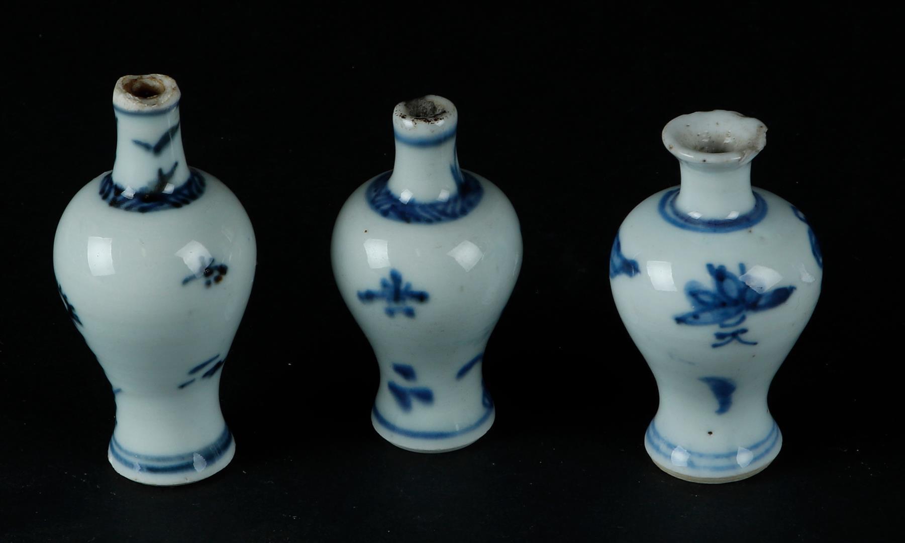 Three small porcelain shoulder vases, all with floral decoration. China, Qianlong. - Image 2 of 3