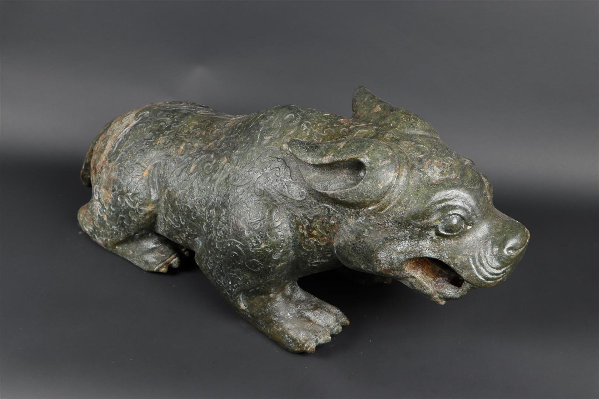 A "Spinach" jade sculpture of a fantasy lion. 20th century. Weight 34.5 kg. - Image 5 of 14