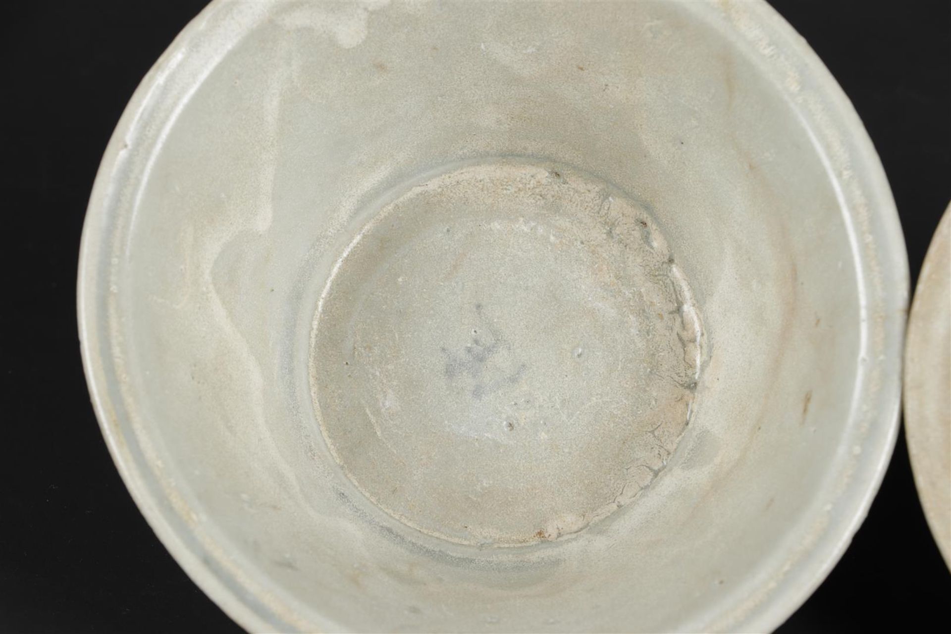 Two stoneware rice bowls, origin Vung Tau Cargo (sea finds auctioned at Christies, 1992). China, Kan - Image 5 of 7