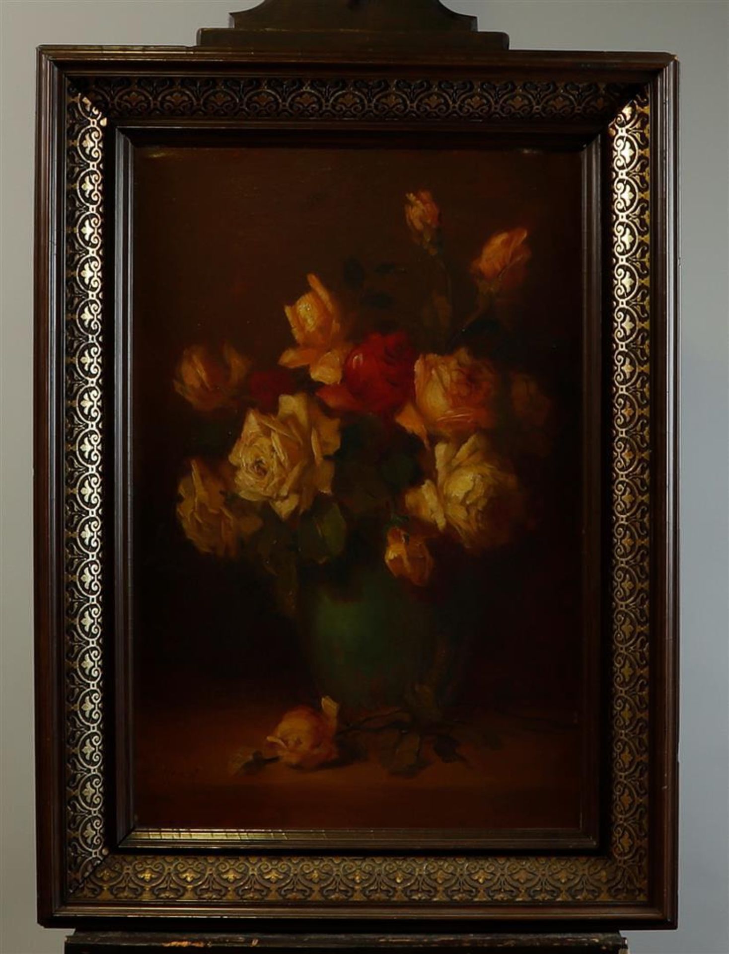 Dutch School, ca. 1920, Still life of roses in a vase, signed "MvR" (lower left), oil on canvas. - Bild 2 aus 4