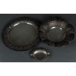A lot of three Djokja silver objects consisting of two bowls and an ashtray. 419 grams.