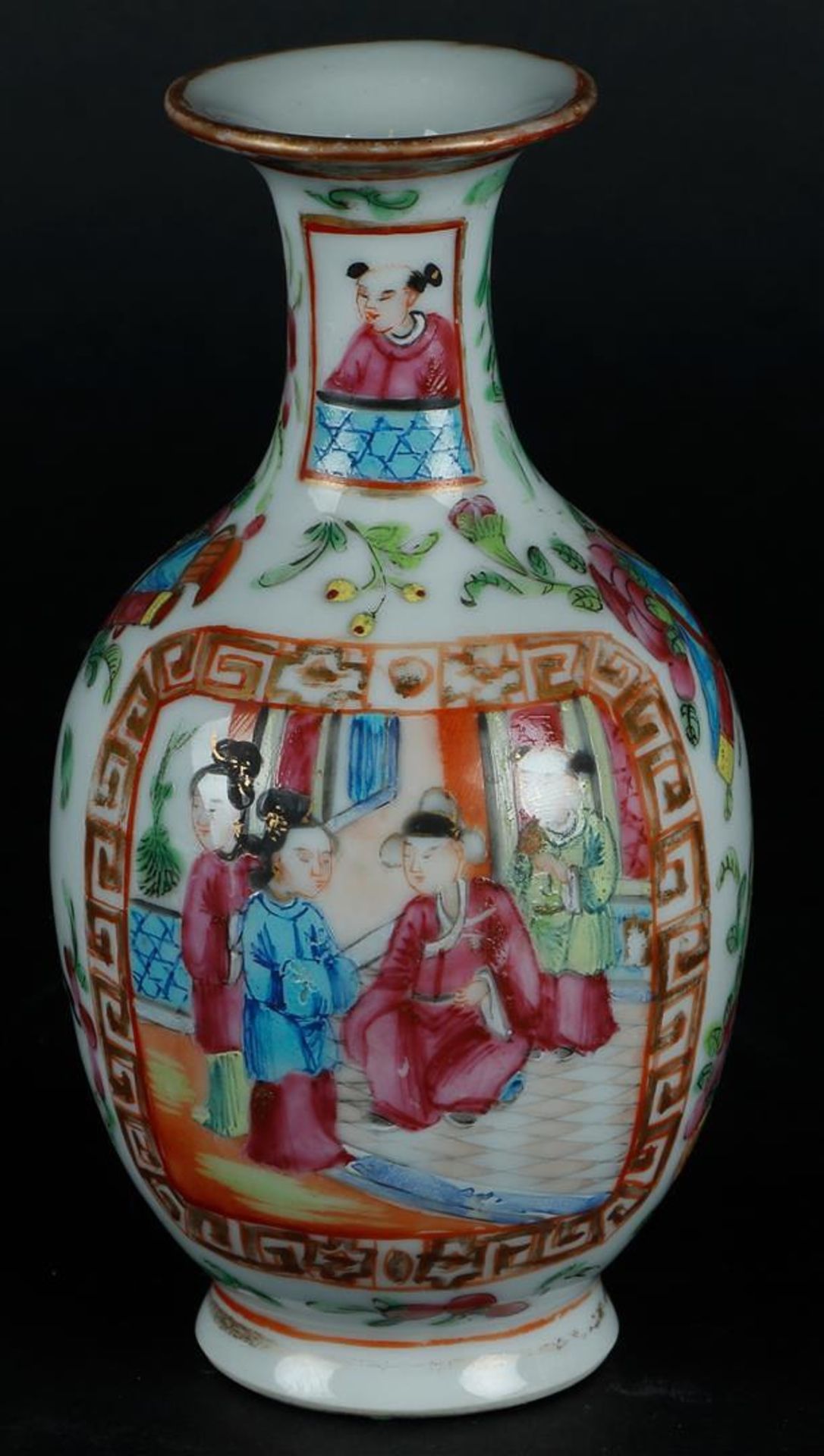 A porcelain vase, Canton. With decor of court scenes. China, 19th century. - Image 3 of 6