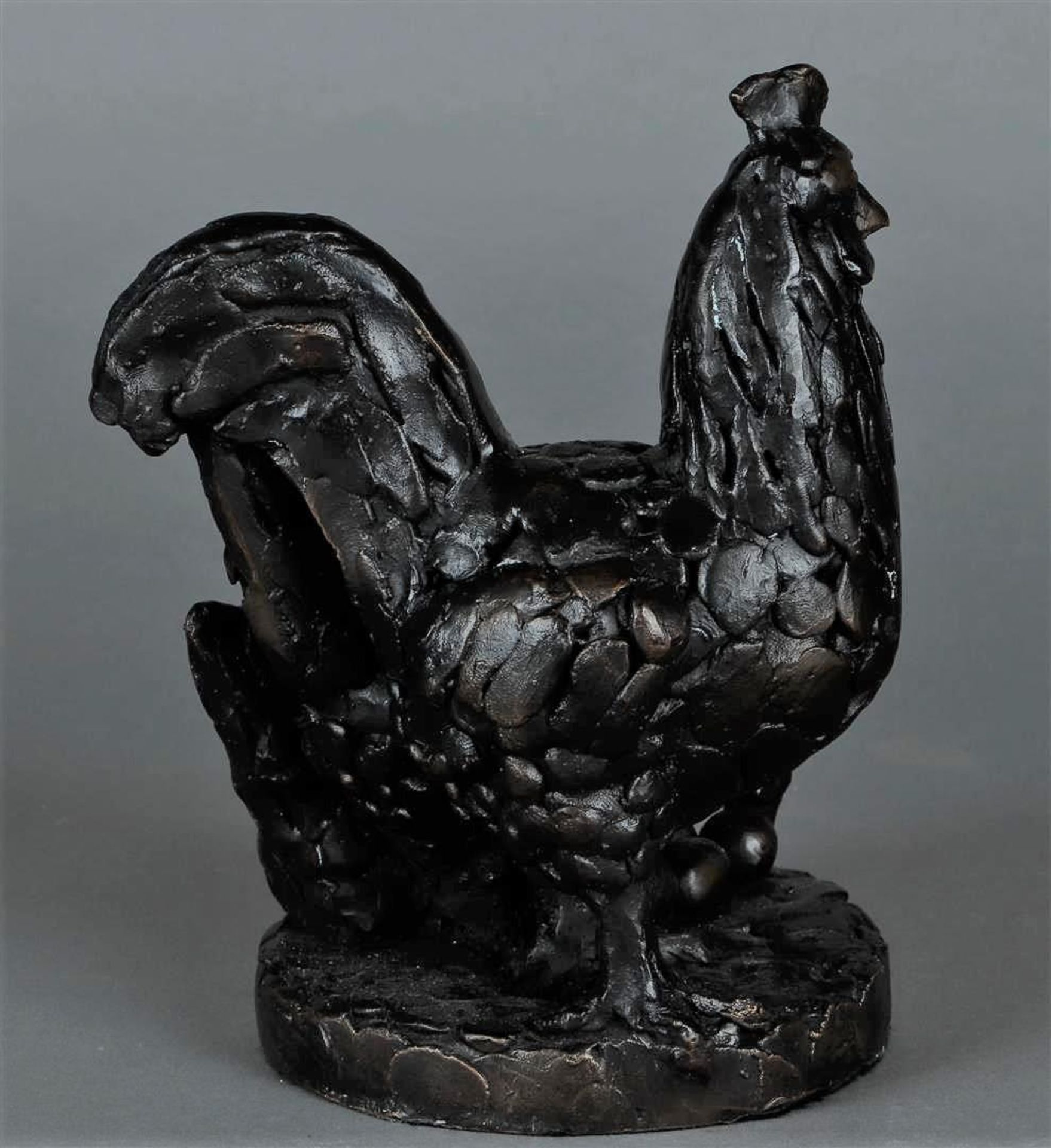 A dark patinated bronze group of chickens. 20th century. - Image 2 of 2