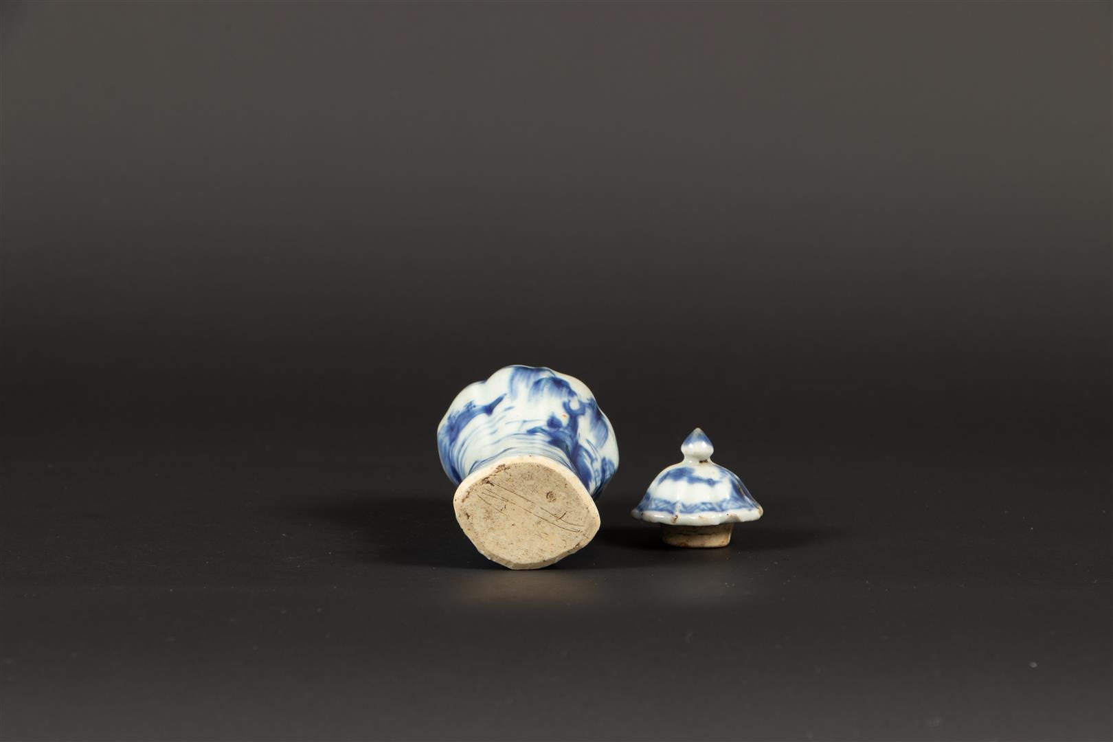 A porcelain baluster-shaped lidded vase with a mountain landscape decoration. China, Qianglong. - Image 7 of 7