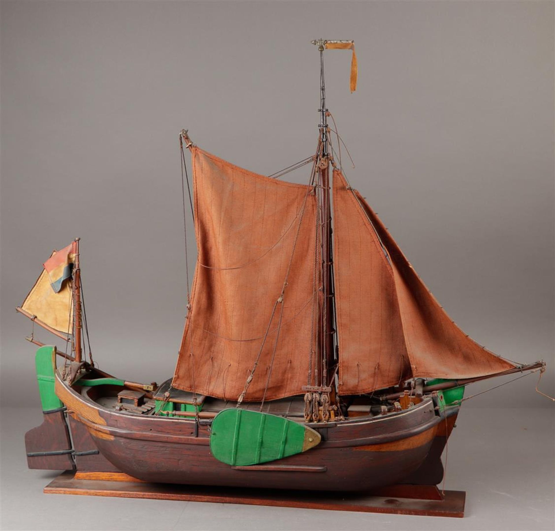A ship model of a flat bottom with a deckhouse. Approx. 1900. - Image 3 of 3