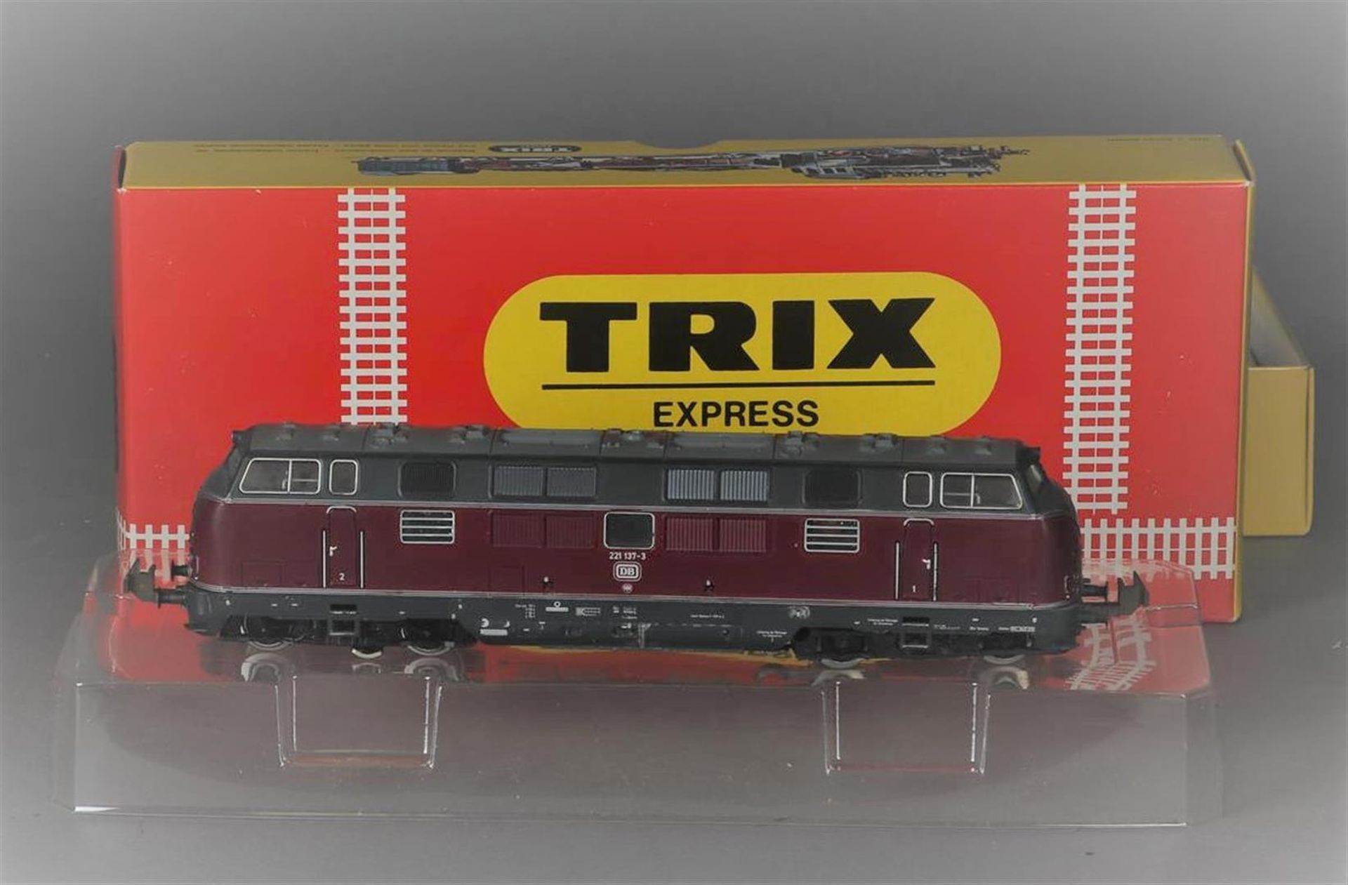 Trix EMS H0 - 2756 00 - V200 Diesel locomotive. In original packaging.