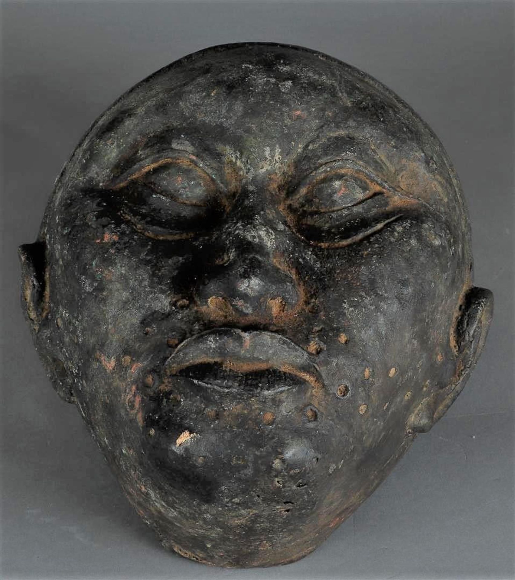 Life size king mask in bronze - IFE - Nigeria, Benin City region, Africa.