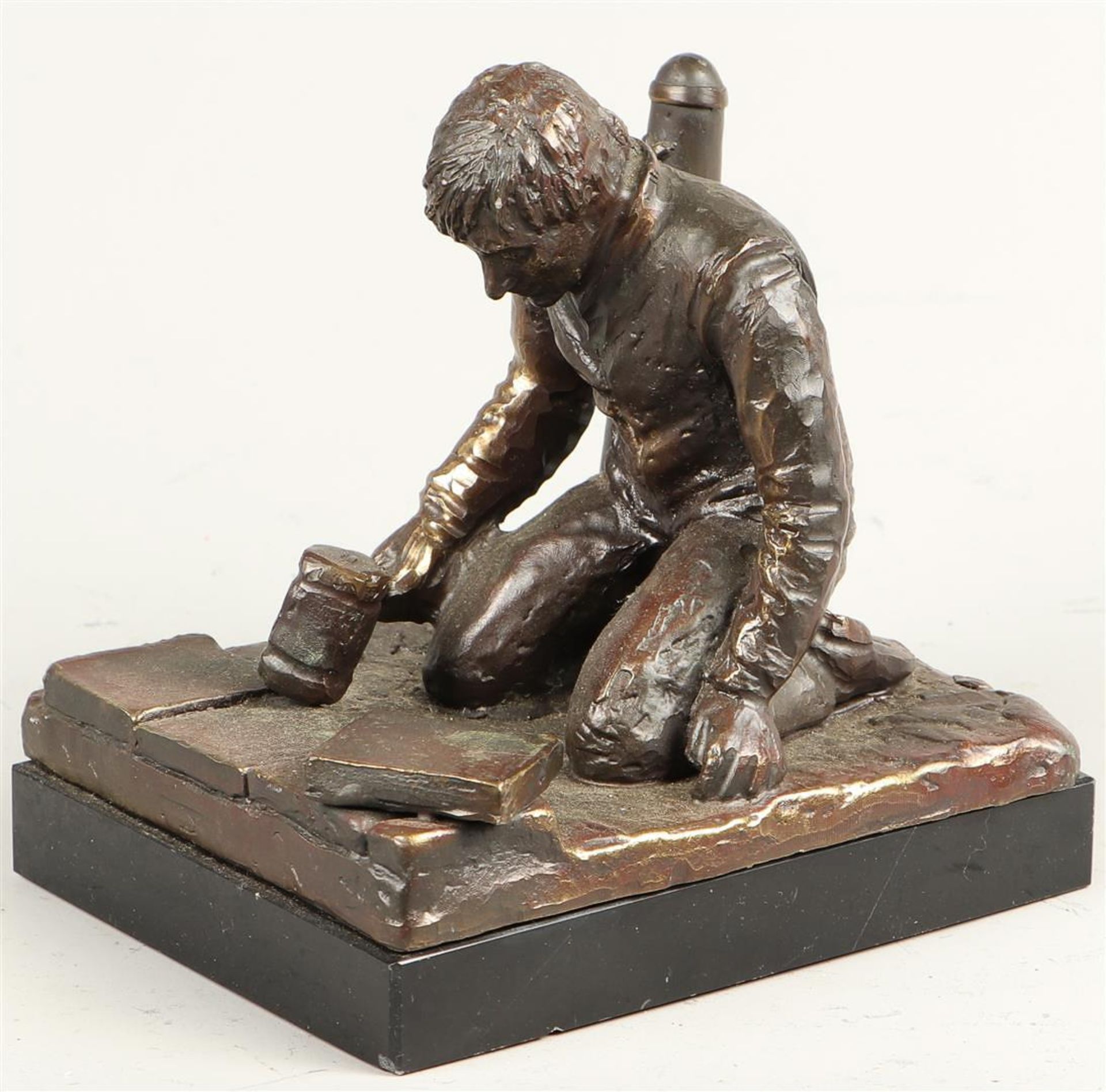 A bronze sculpture of an Amsterdam road worker. 2nd half of the 20th century.