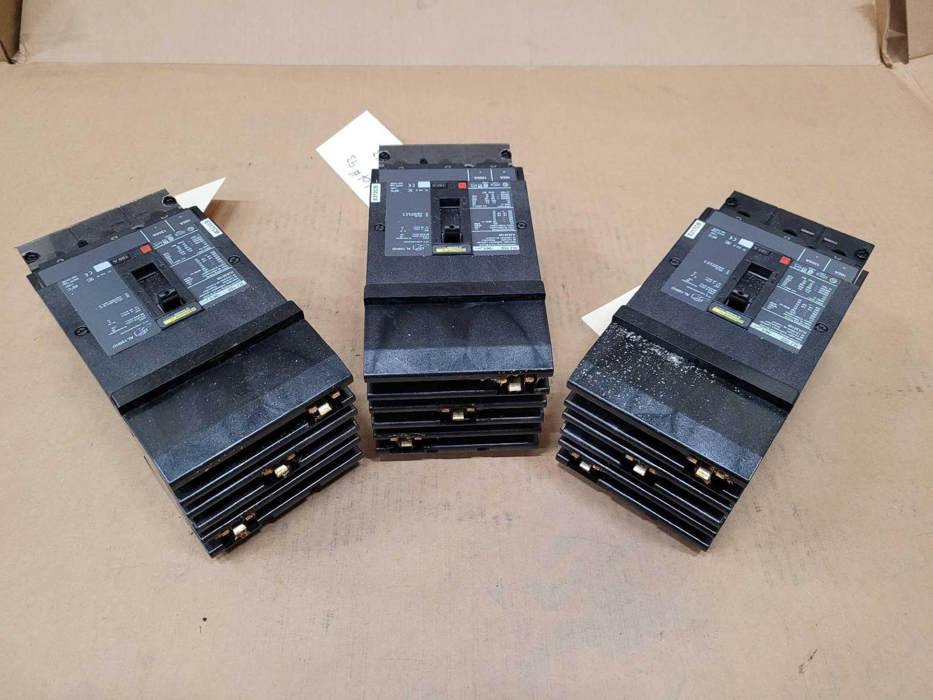 LOT OF 3 SQUARE D HJA36100 100 AMP CIRCUIT BREAKER - Image 2 of 3