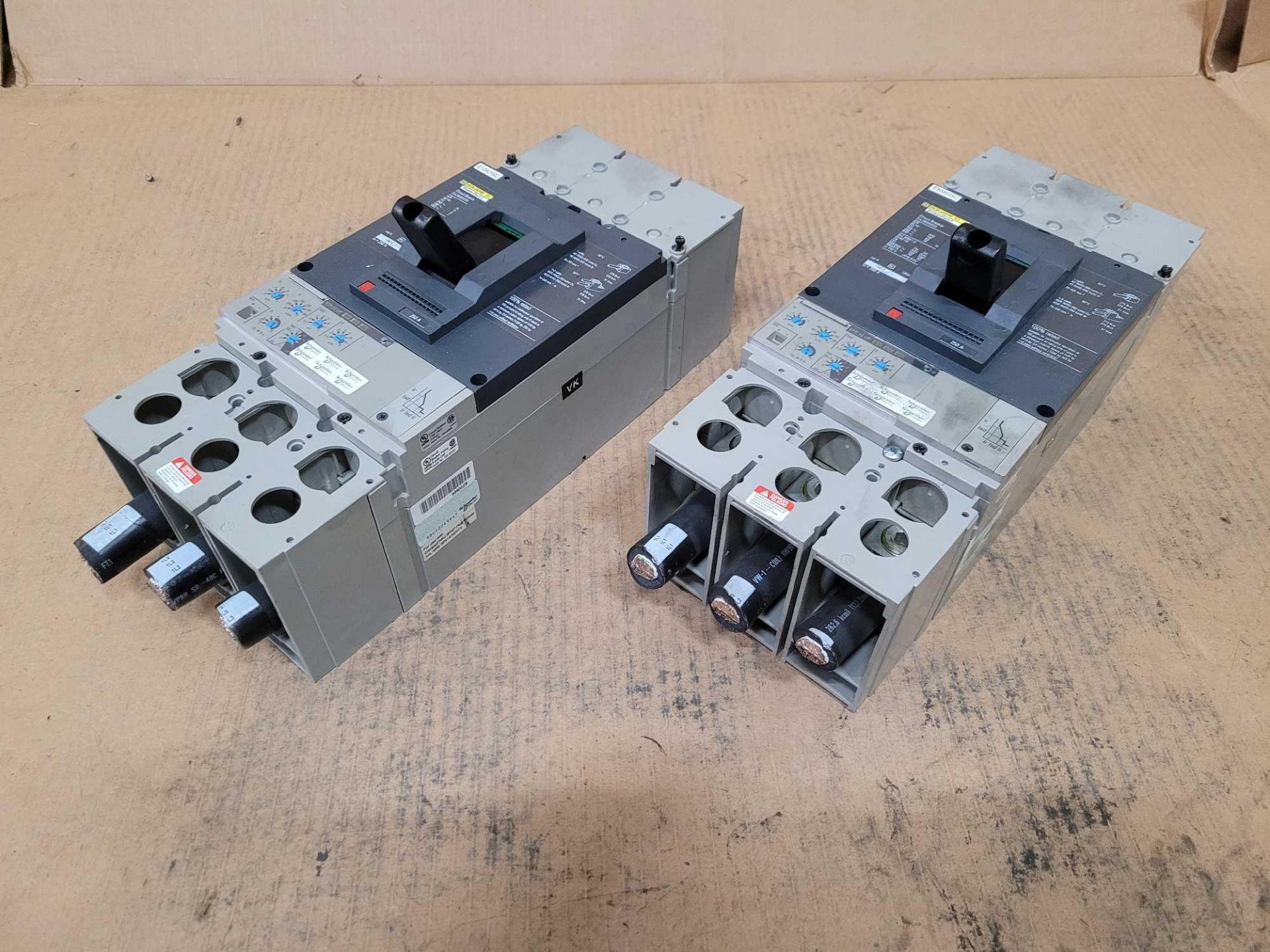 LOT OF 2 SQUARE D DJL36250E53 CIRCUIT BREAKER POWERPACT 250 AMP