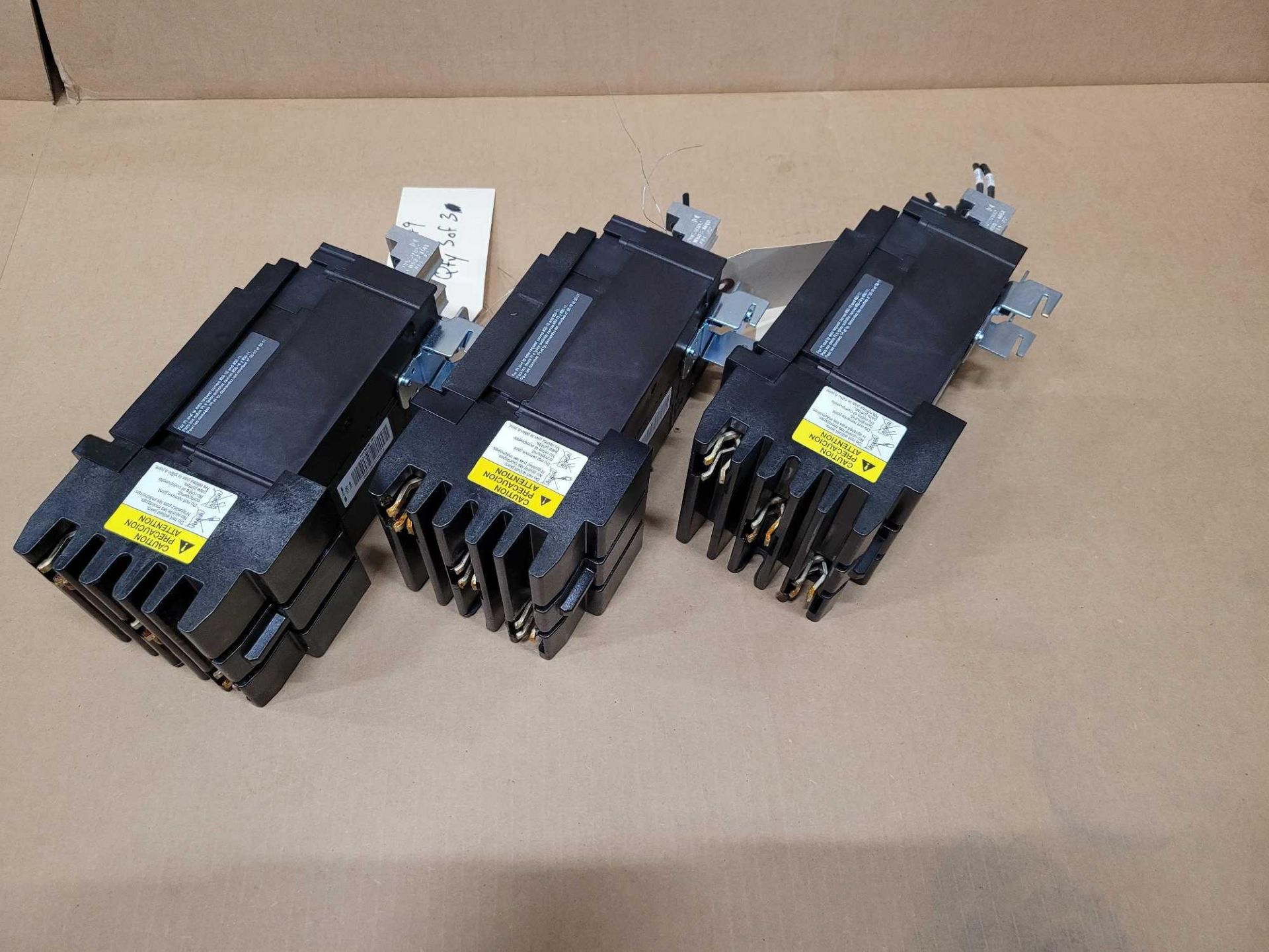 LOT OF 3 SQUARE D HJA36030 30 AMP CIRCUIT BREAKER - Image 2 of 3