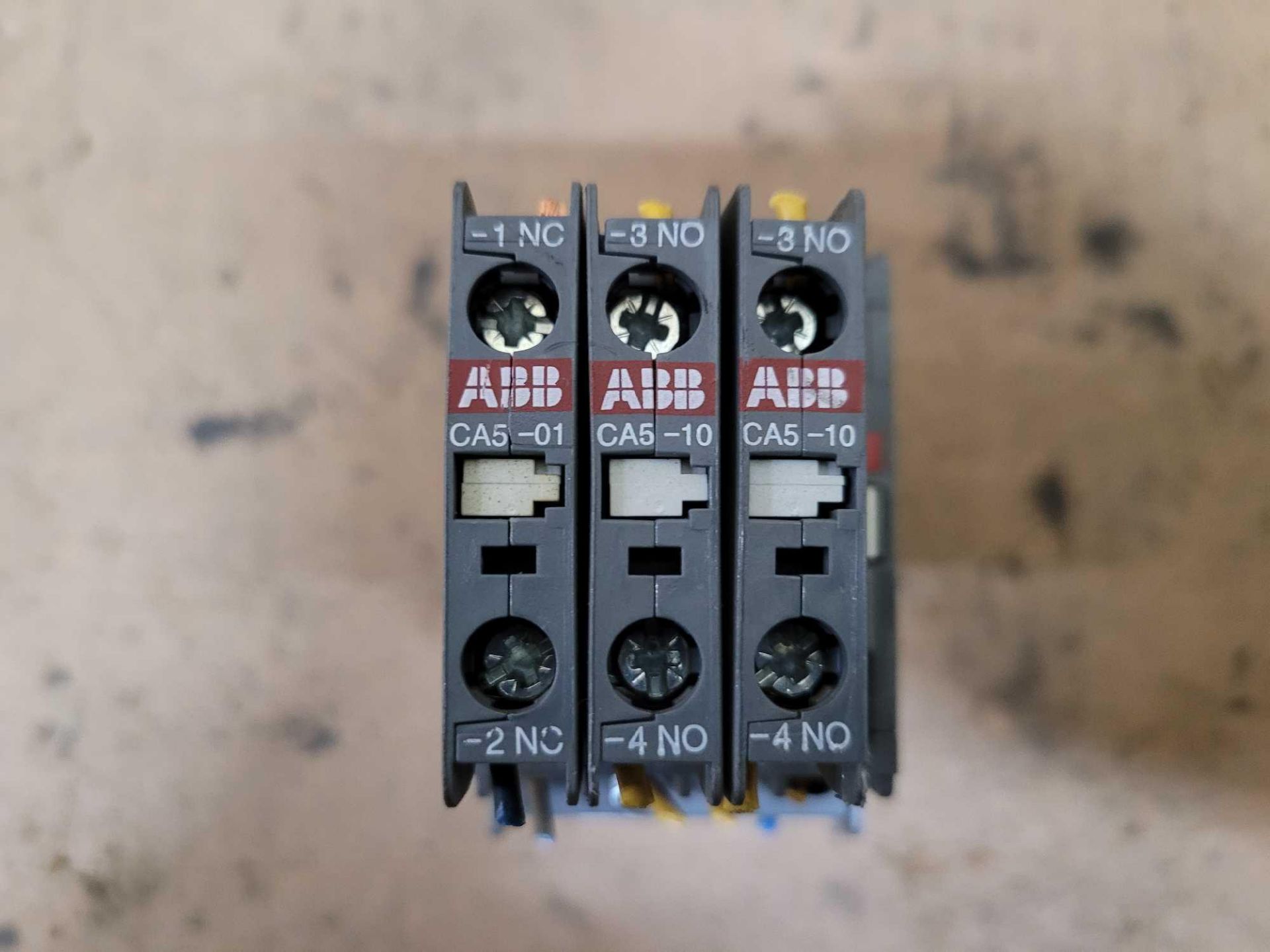 LOT OF 9 ABB NL40E RELAY CONTACTOR - Image 6 of 6