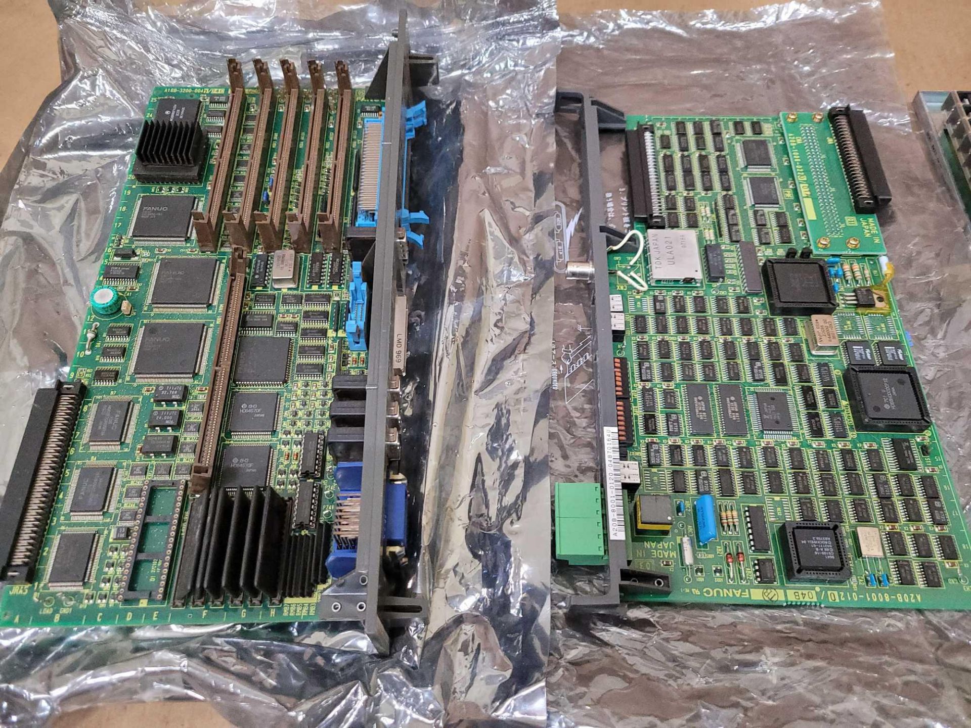 LOT OF 6 FANUC BOARDS W/ MISC HARDWARE/SOFTWARE [1] A16B-3200-0040/04C [1] A20B-8001-0120/04B [2] A1 - Image 14 of 14