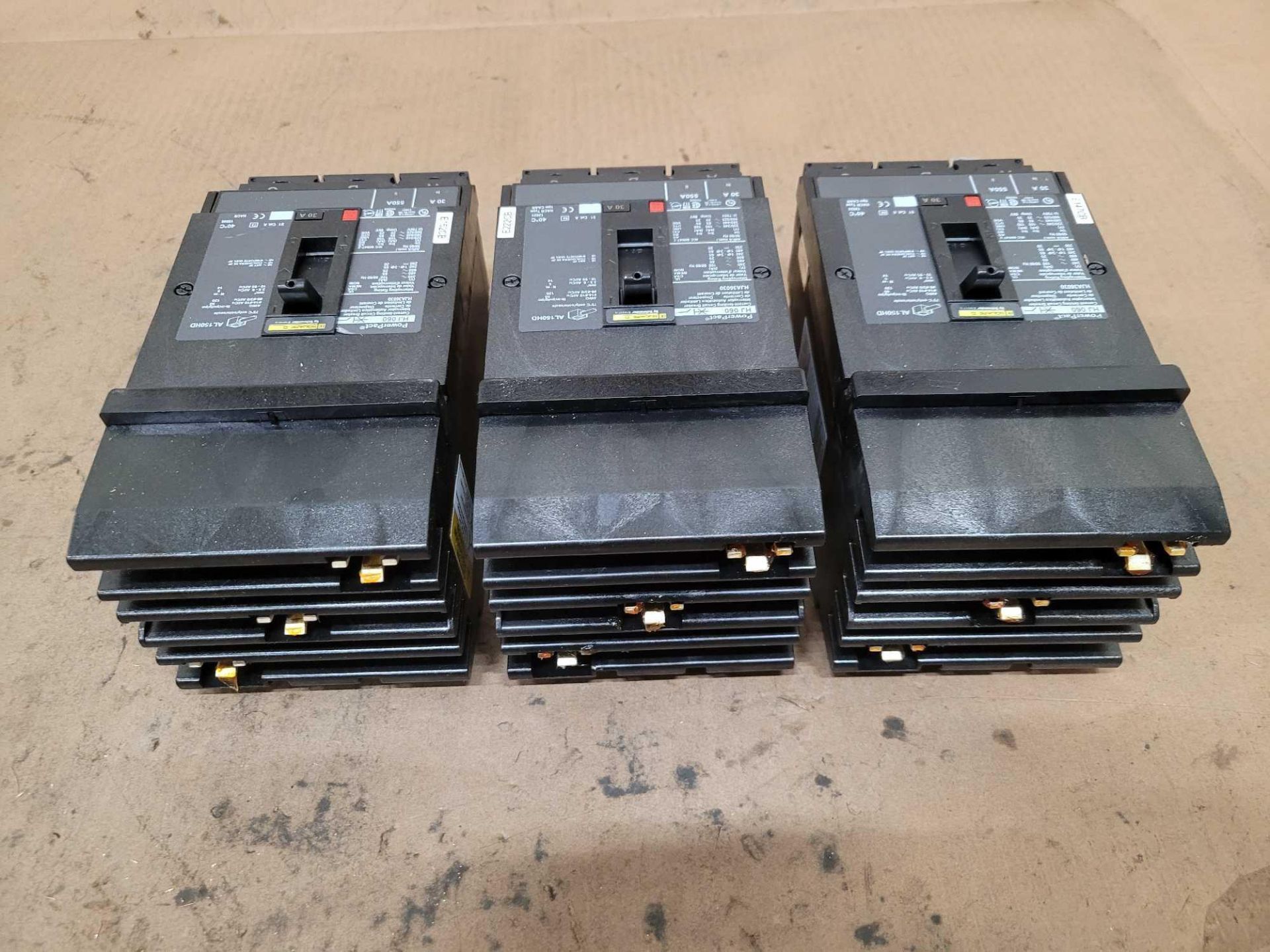 LOT OF 3 SQUARE D HJA36030 30 AMP CIRCUIT BREAKER - Image 2 of 3