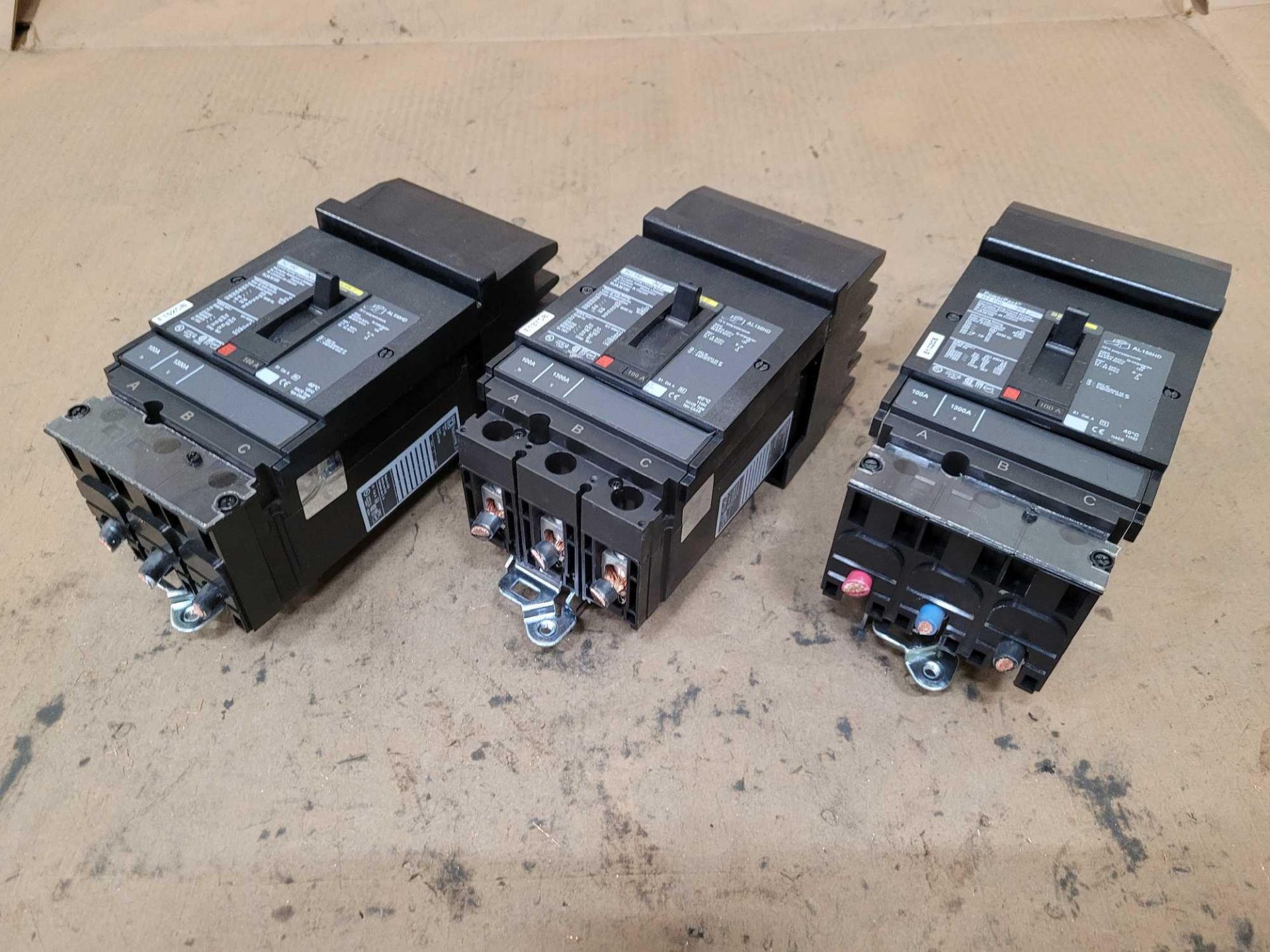 LOT OF 3 SQUARE D HJA36100 100 AMP CIRCUIT BREAKER