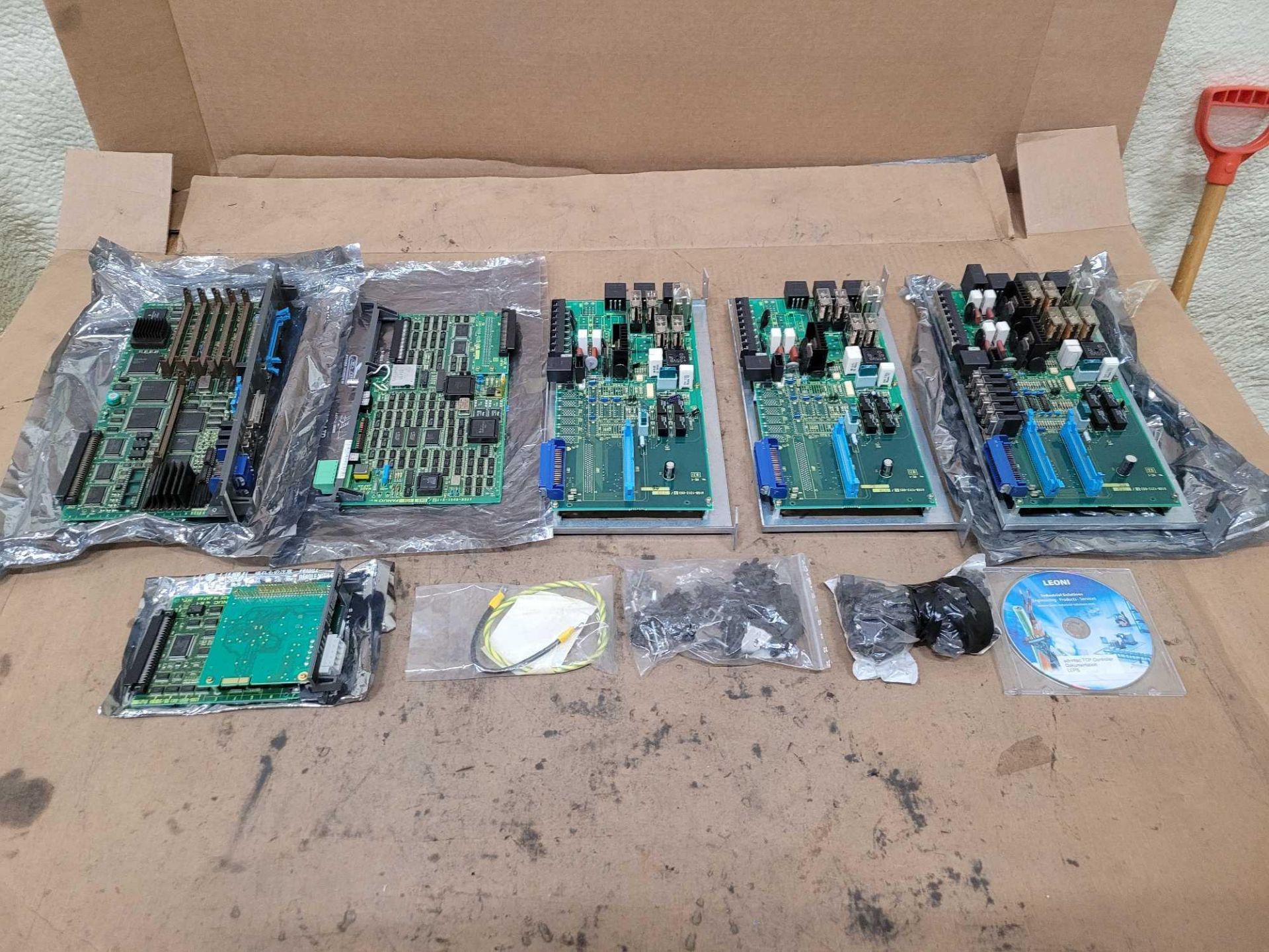 LOT OF 6 FANUC BOARDS W/ MISC HARDWARE/SOFTWARE [1] A16B-3200-0040/04C [1] A20B-8001-0120/04B [2] A1