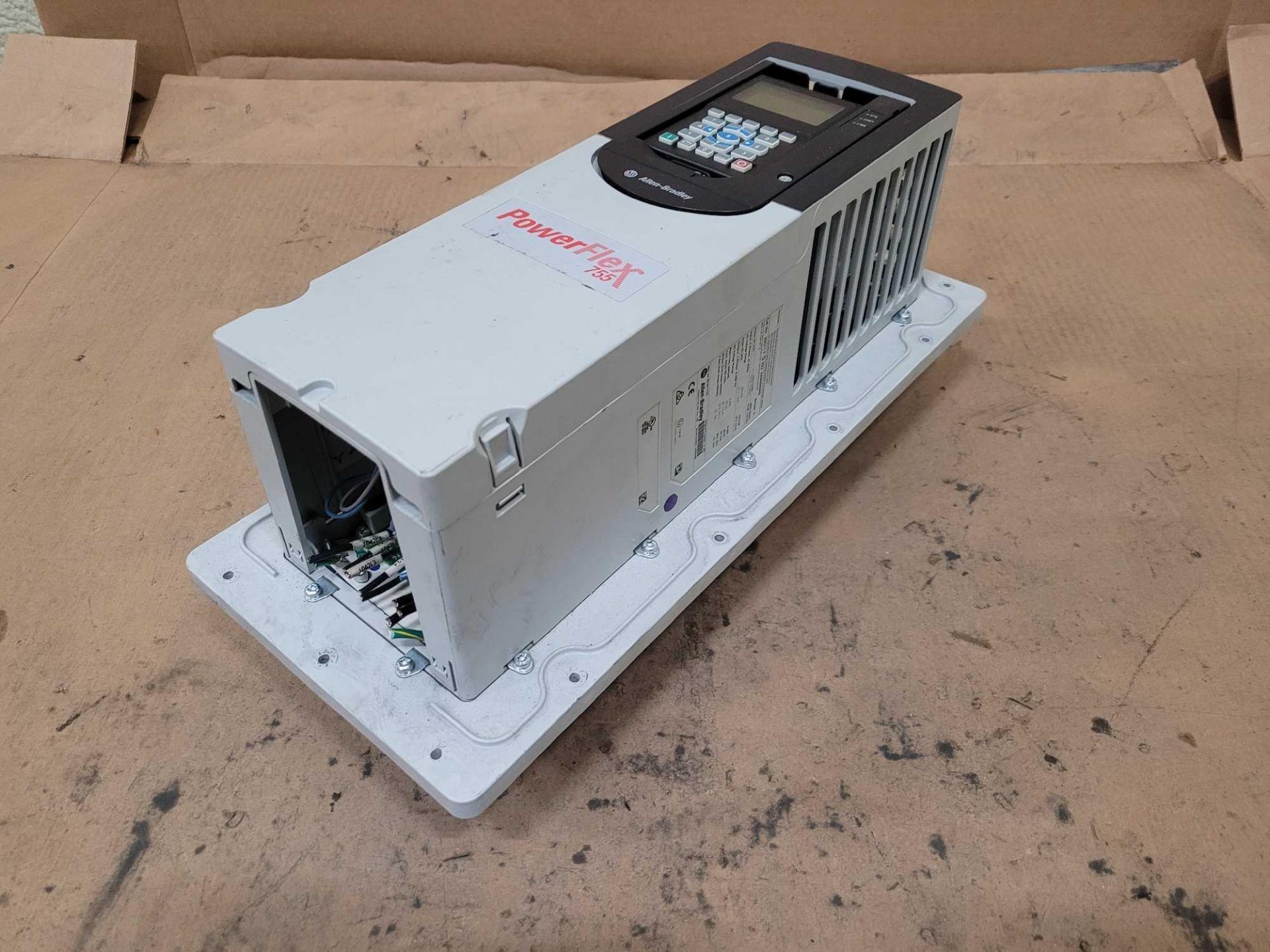 ALLEN BRADLEY 20G11FD022AA0NNNNN /A PowerFlex 755 AC DRIVE