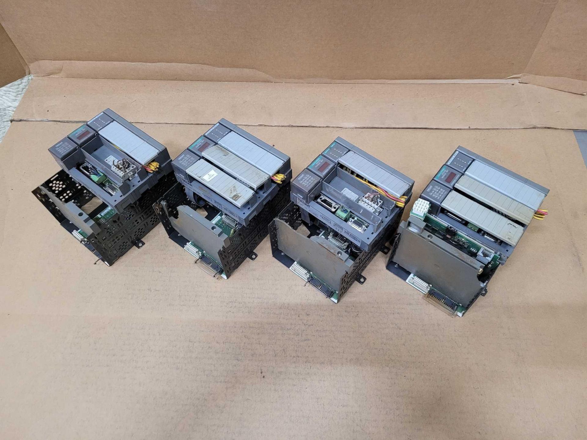 LOT OF 4 ALLEN BRADLEY 1746-A4 4-SLOT CHASSIS W/ [1] MEDAR 917-0050 [1] ALLEN BRADLEY 1747-SDN [1] A - Image 2 of 3