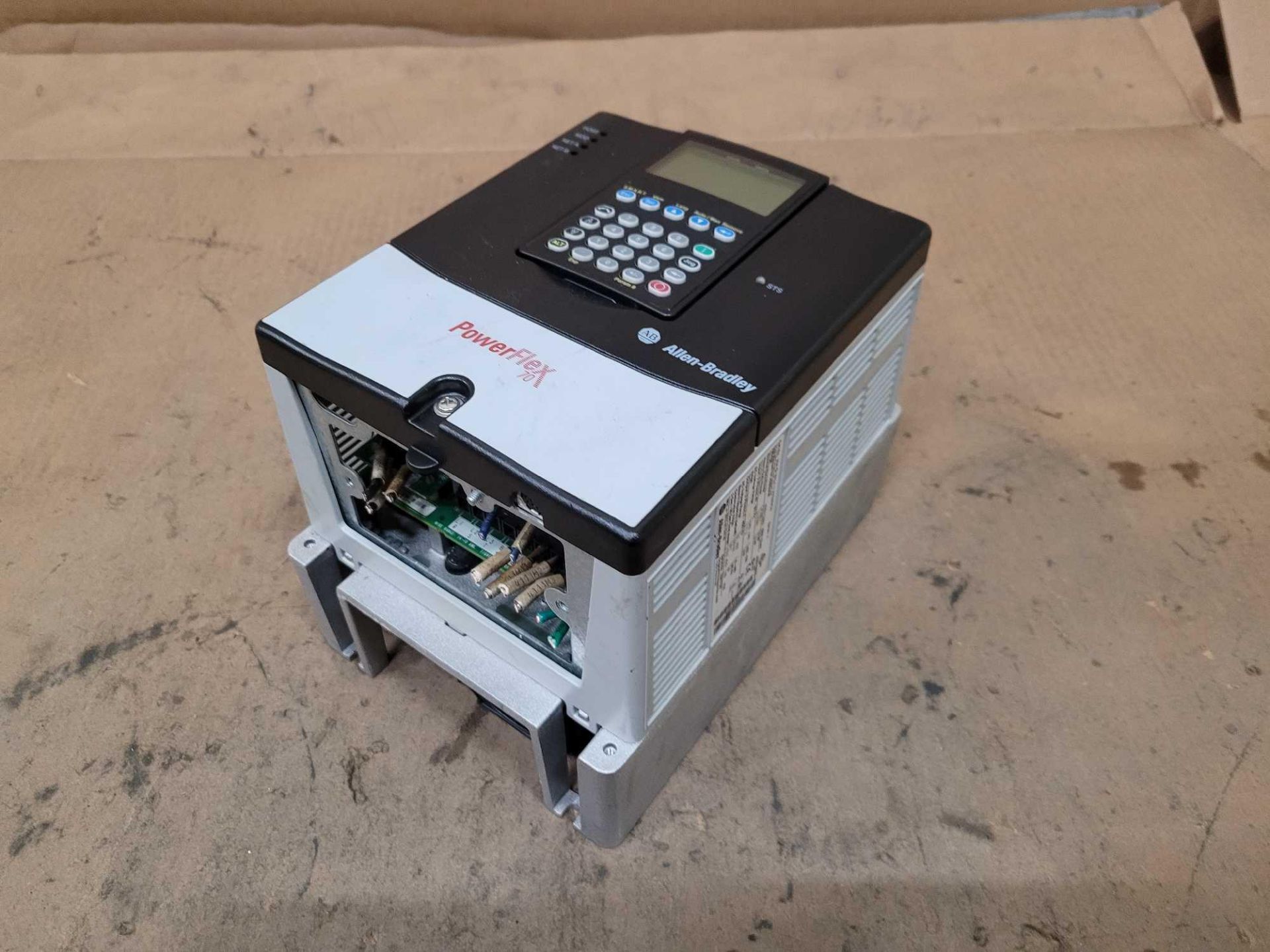 ALLEN BRADLEY 20AD8P0A3AYNANC0 /A PowerFlex 70 AC DRIVE