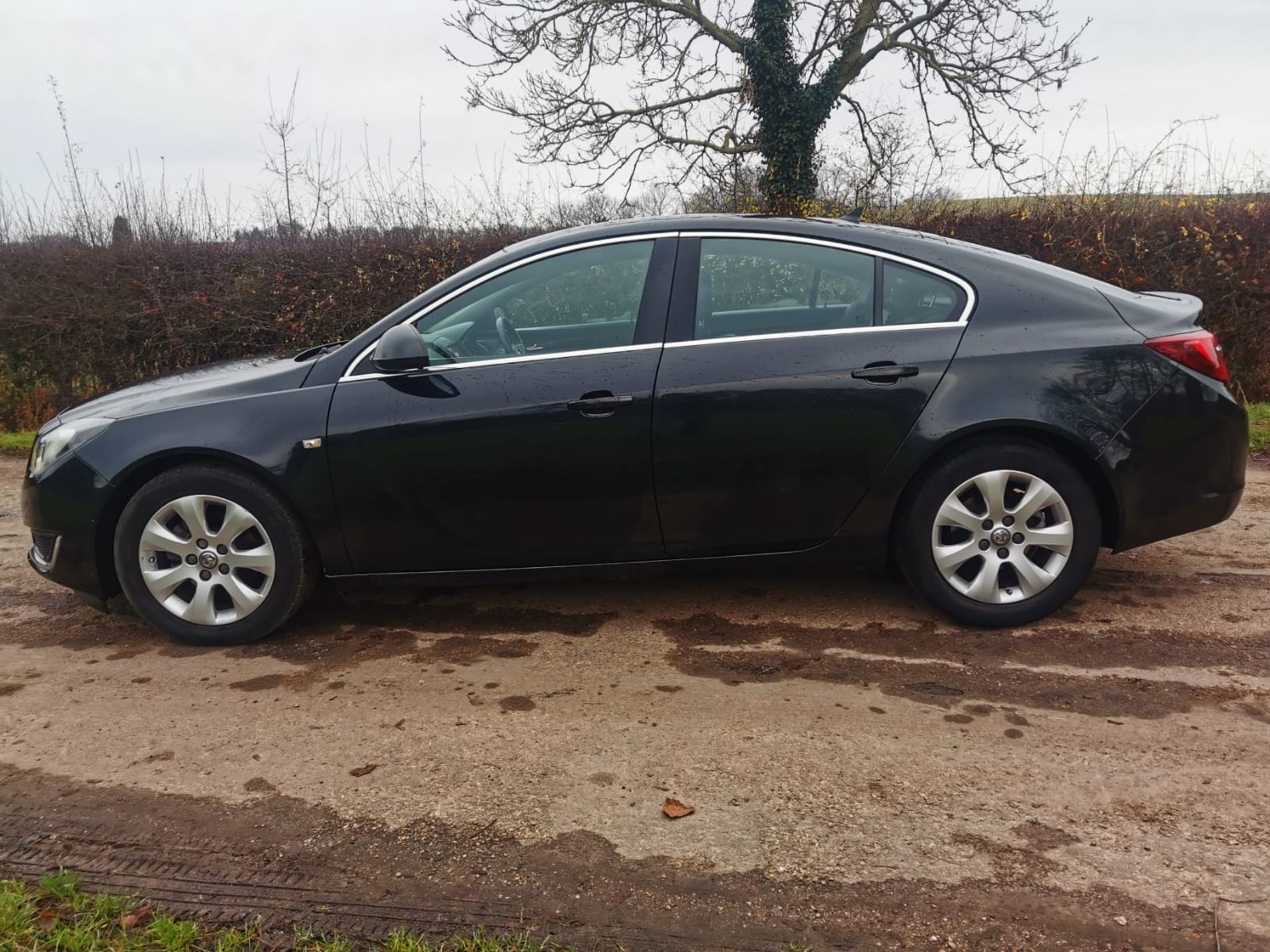 2015 VAUXHALL INSIGNIA TECHLINE CDTI ECO S/S BLACK HATCHBACK, 49,302 MILES *NO VAT* - Image 4 of 23