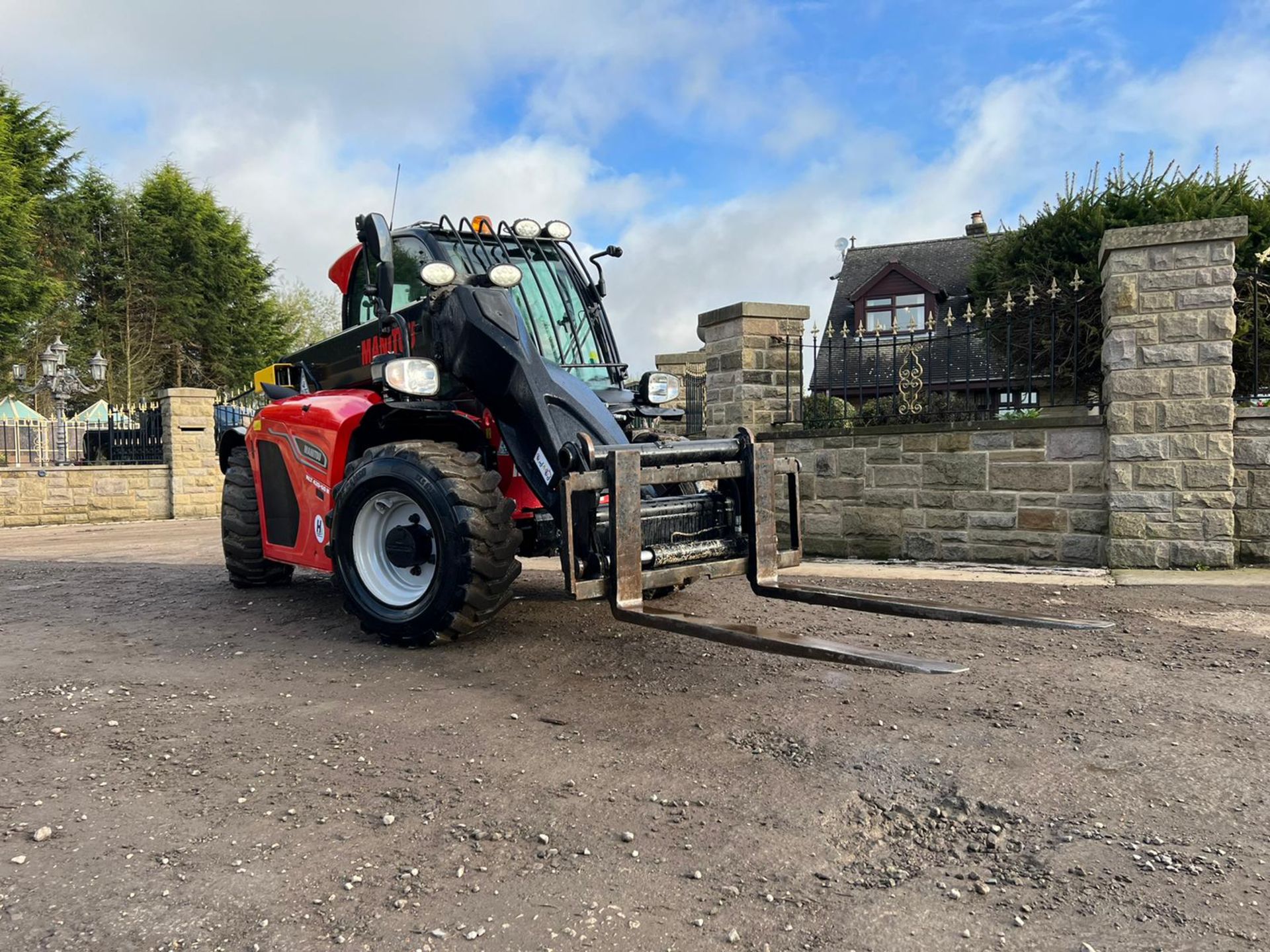 2020/70 MANITOU MLT420-60H TELESCOPIC DIESEL TELEHANDLER, RUNS DRIVES AND LIFTS *PLUS VAT*