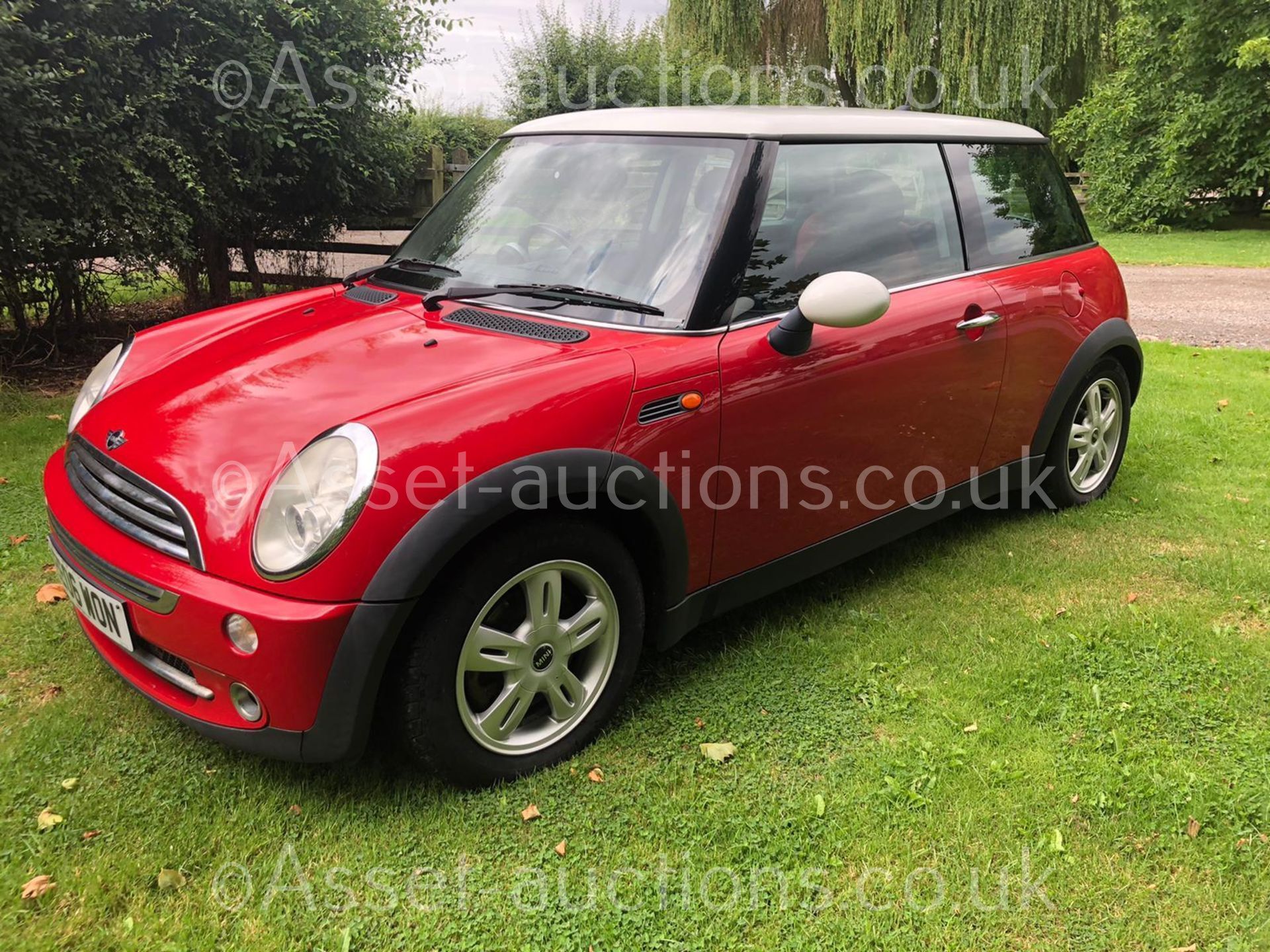 2006 MINI COOPER RED 3 DOOR HATCHBACK, 1.6 PETROL ENGINE, 113,523 MILES *NO VAT* - Image 3 of 12