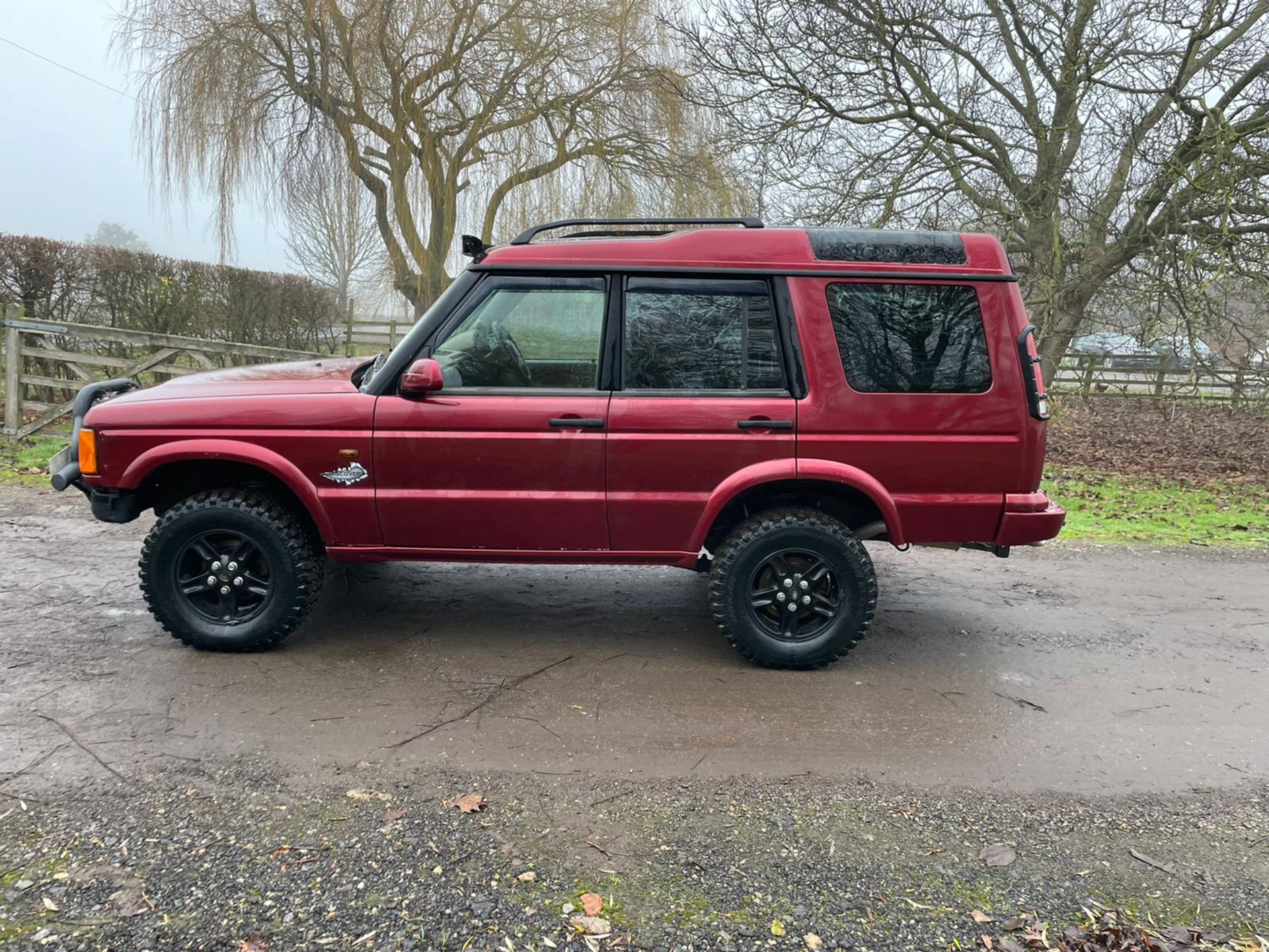 2001 LAND ROVER DISCOVERY TD5 RED ESTATE, 157,895 MILES, 2.5 DIESEL * NO VAT* - Image 5 of 16