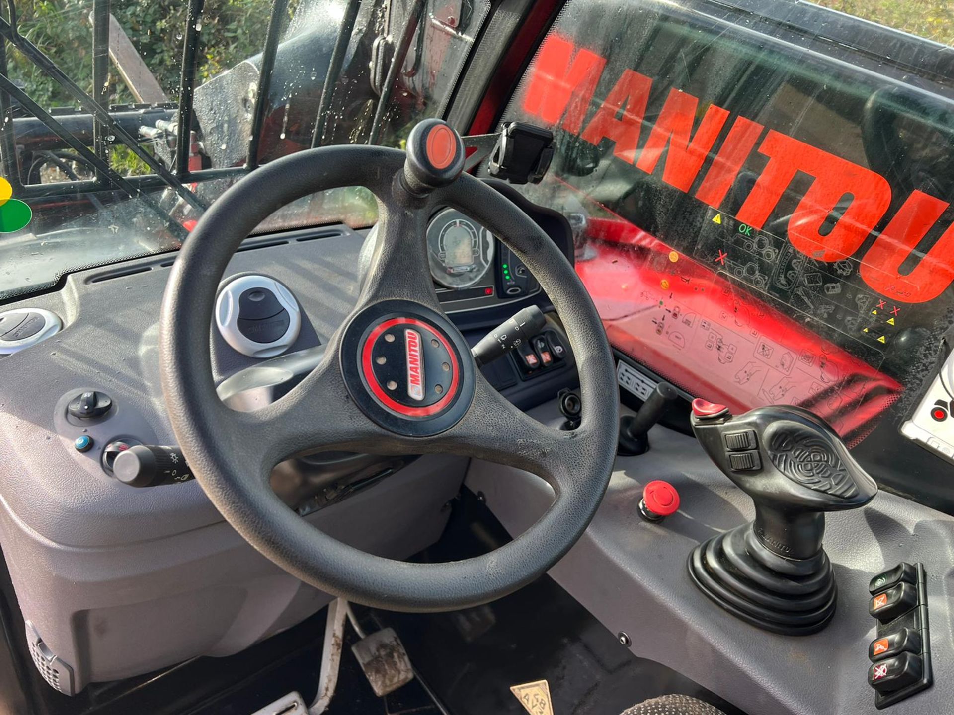 2020/70 MANITOU MLT420-60H TELESCOPIC DIESEL TELEHANDLER, RUNS DRIVES AND LIFTS *PLUS VAT* - Image 14 of 23