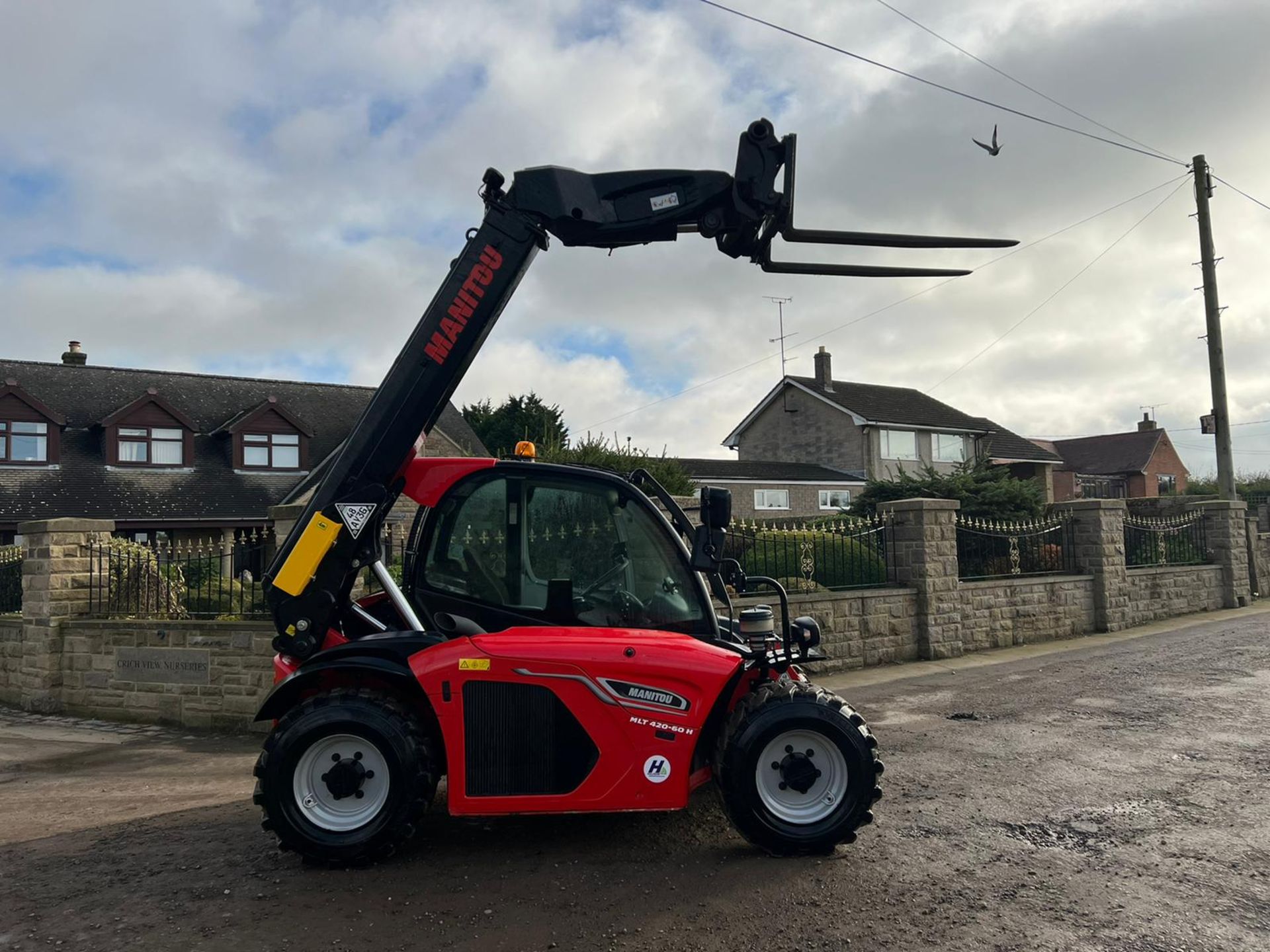 2020/70 MANITOU MLT420-60H TELESCOPIC DIESEL TELEHANDLER, RUNS DRIVES AND LIFTS *PLUS VAT* - Image 6 of 23