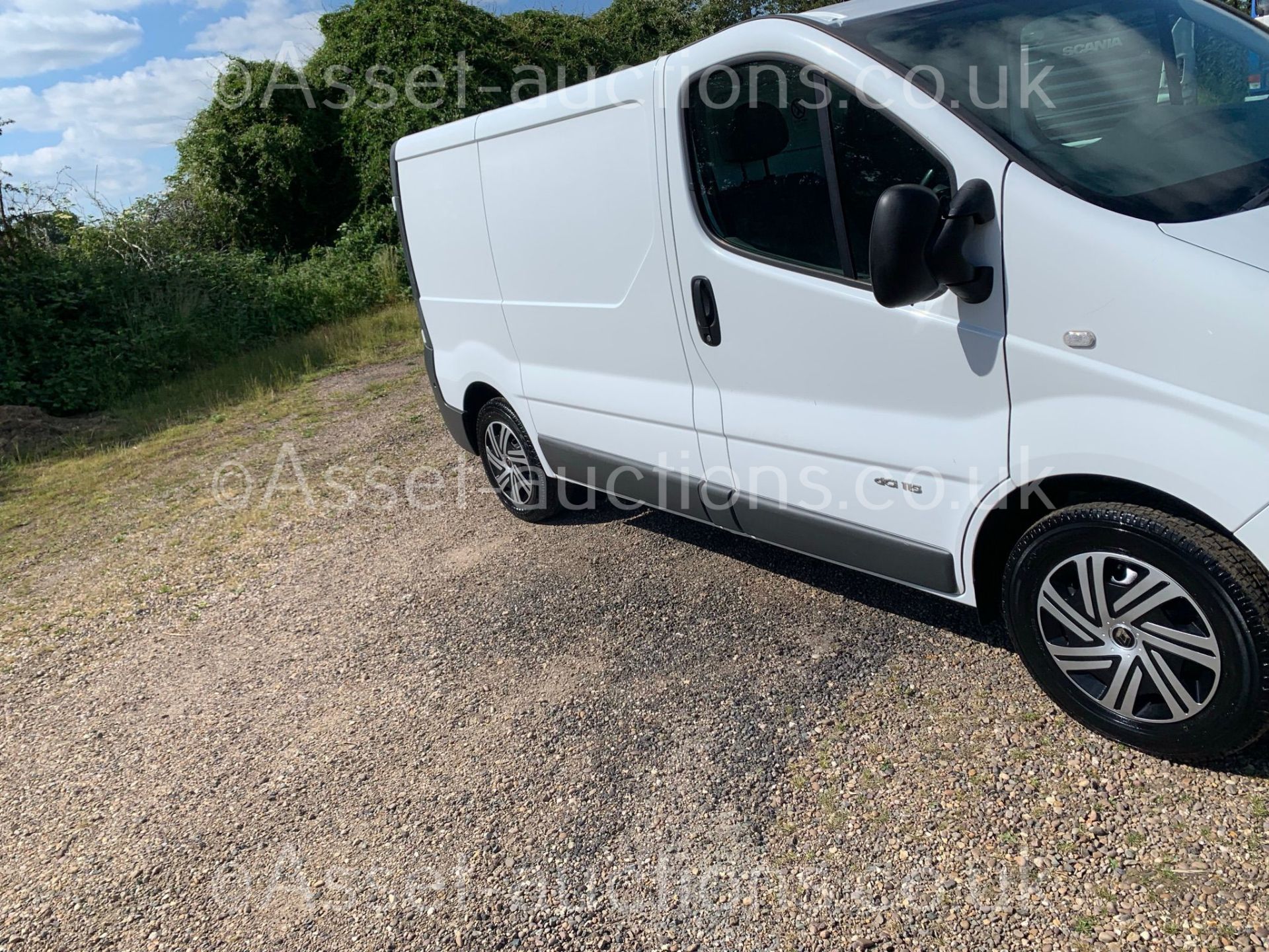 2014 RENAULT TRAFIC SL27 DCI WHITE PANEL VAN, 43,651 MILES, 2.0 DIESEL ENGINE *PLUS VAT* - Image 2 of 12