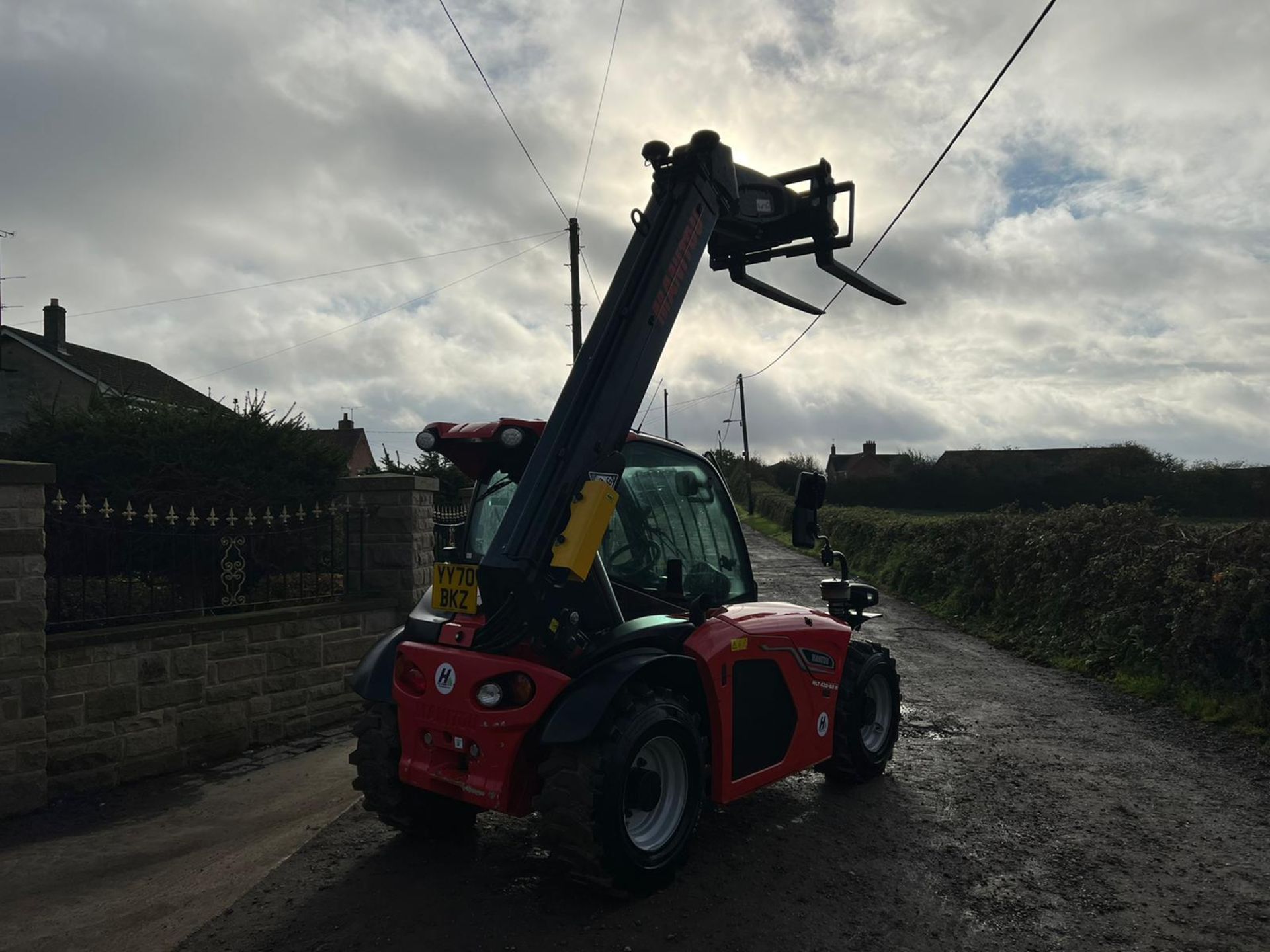 2020/70 MANITOU MLT420-60H TELESCOPIC DIESEL TELEHANDLER, RUNS DRIVES AND LIFTS *PLUS VAT* - Image 12 of 23