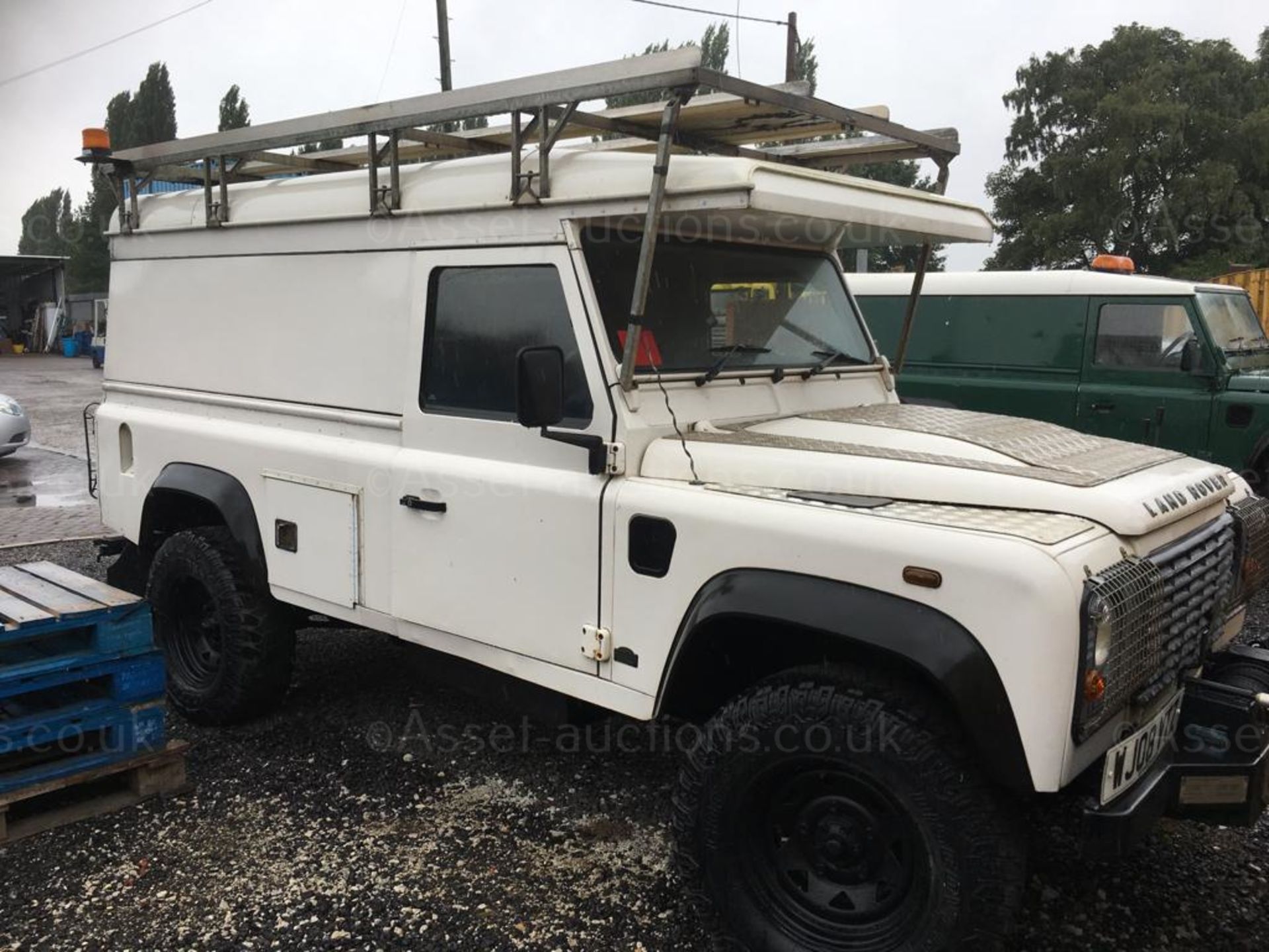 2008 LAND ROVER DEFENDER 110 HARD TOP, 2402cc DIESEL ENGINE *NO VAT*