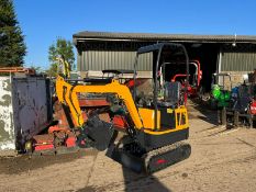 NEW AND UNUSED LM10 YELLOW AND BLACK 1 TON MINI DIGGER, RUNS DRIVES AND DIGS, 3 BUCKETS *PLUS VAT*