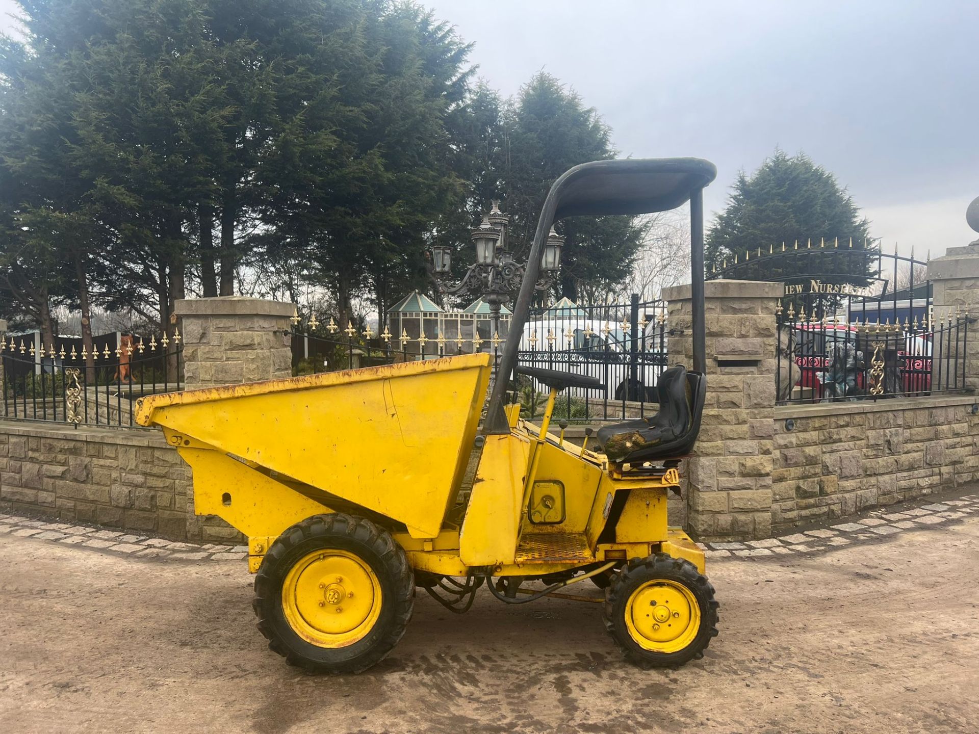 AUSA HIGH TIP DUMPER HATZ DIESEL ENGINE, RUNS DRIVES TIPS, ELECTRIC START *NO VAT* - Image 3 of 12